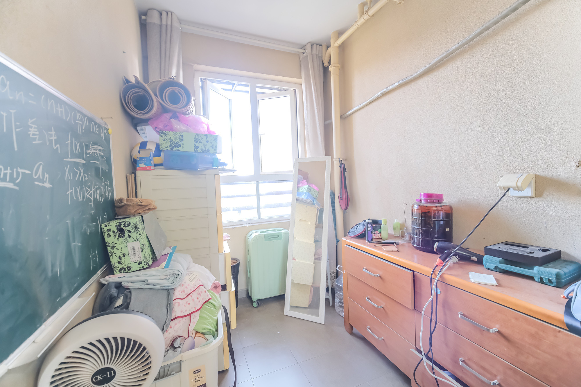郡原居里  2室2厅1卫   56.80万阳台