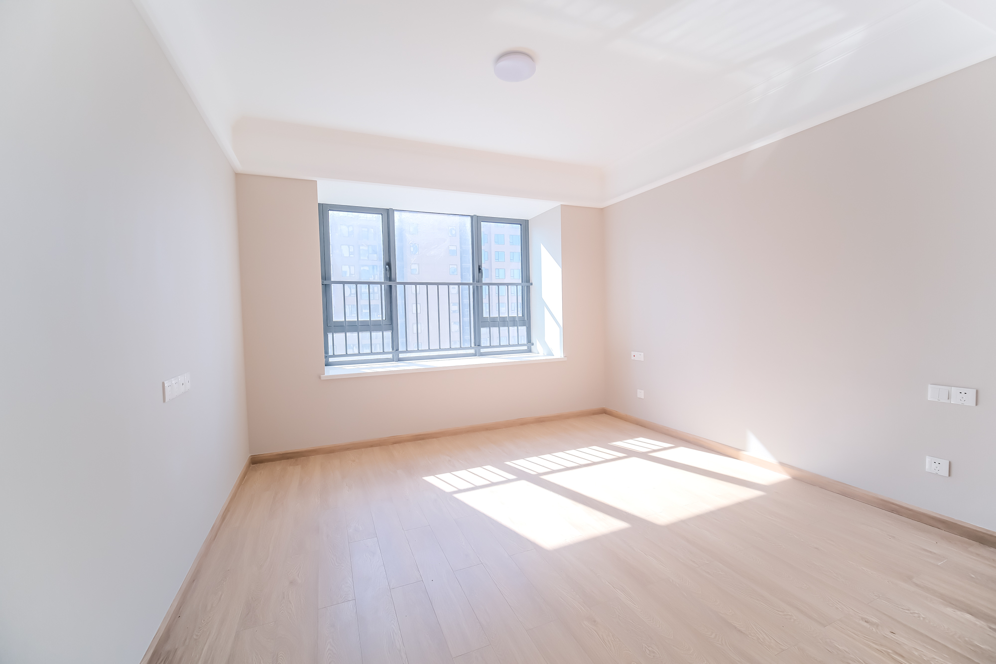 运达锦绣广场  3室2厅2卫    145.0万 运达锦绣广场  3室2厅2卫    145.0万卧室