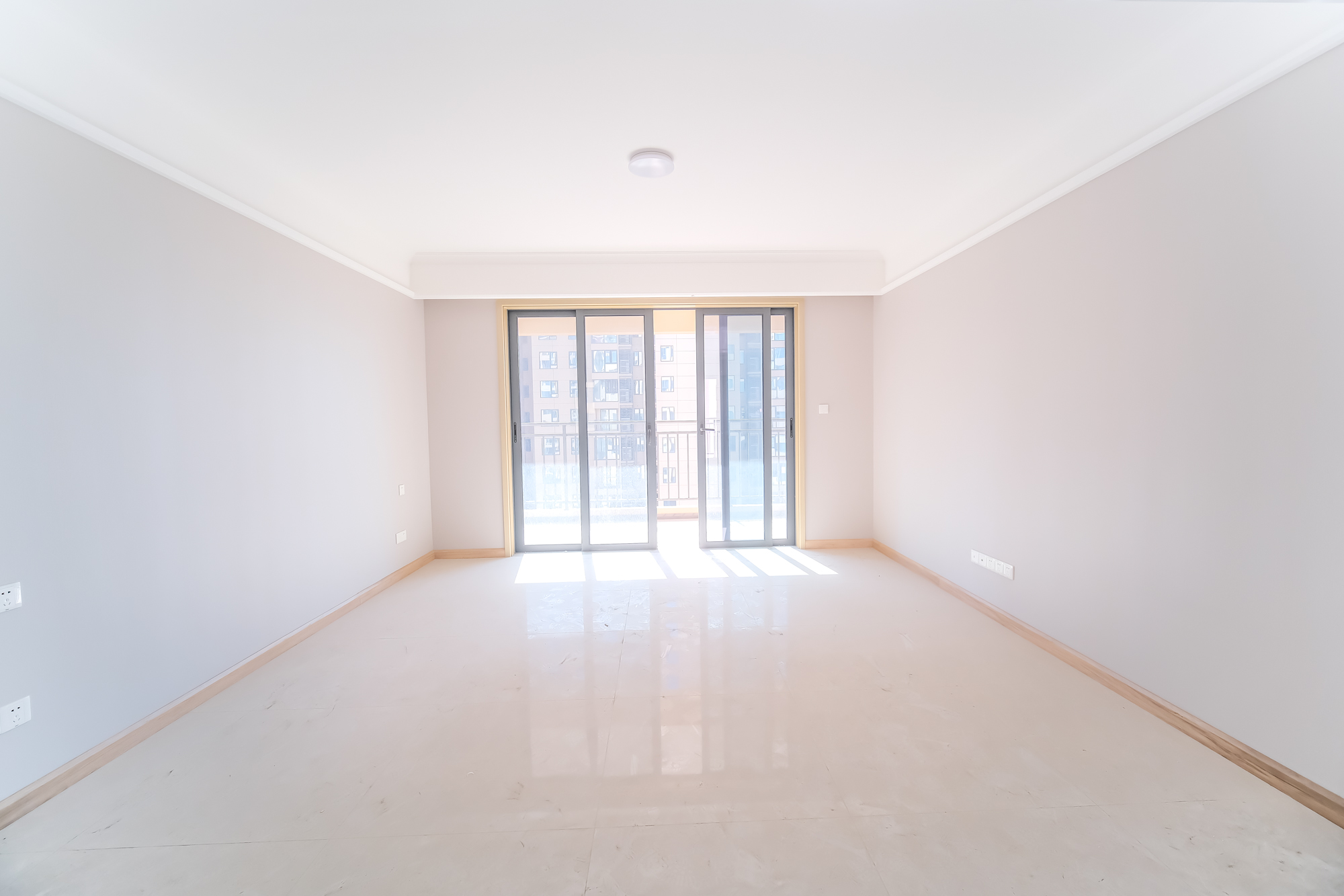 运达锦绣广场  4室2厅2卫    178.0万 运达锦绣广场  4室2厅2卫    178.0万客厅