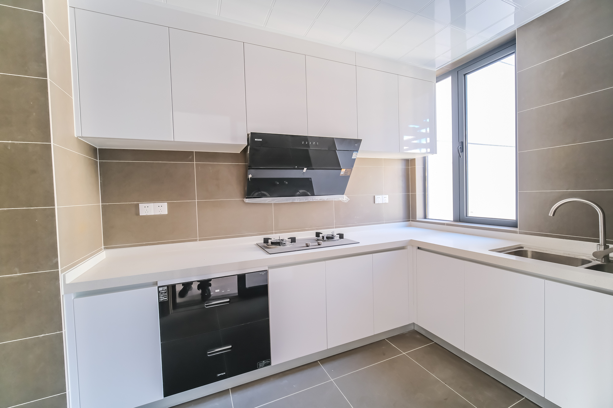 运达锦绣广场  4室2厅2卫    178.0万 运达锦绣广场  4室2厅2卫    178.0万厨房