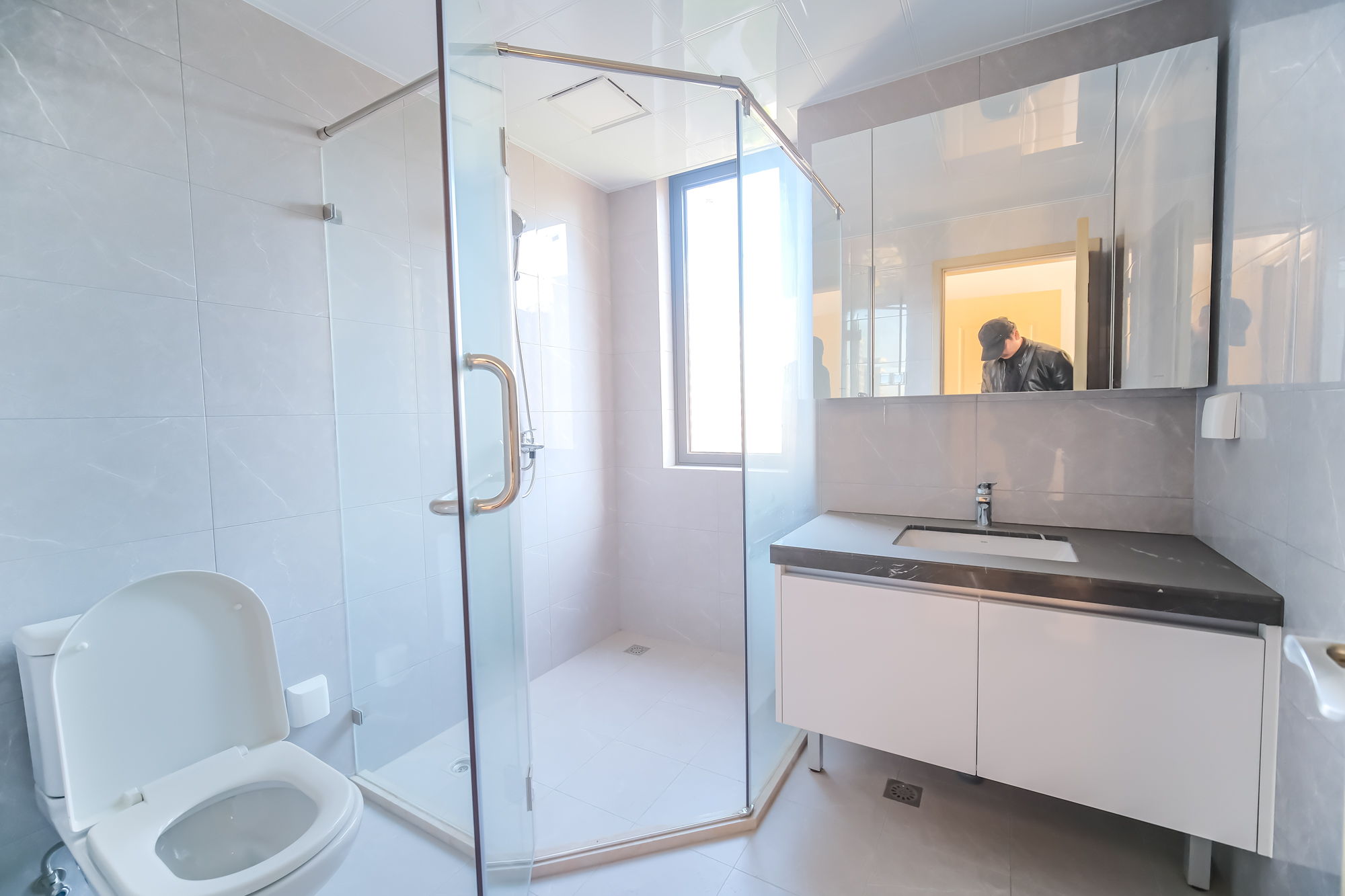 运达锦绣广场  4室2厅2卫    178.0万 运达锦绣广场  4室2厅2卫    178.0万卫生间