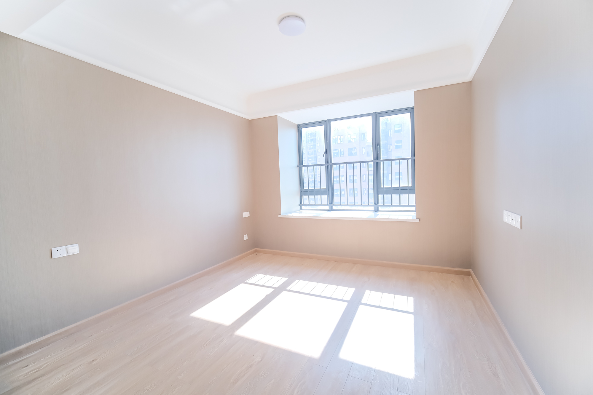 运达锦绣广场  3室2厅1卫    145.0万 运达锦绣广场  3室2厅1卫    145.0万卧室