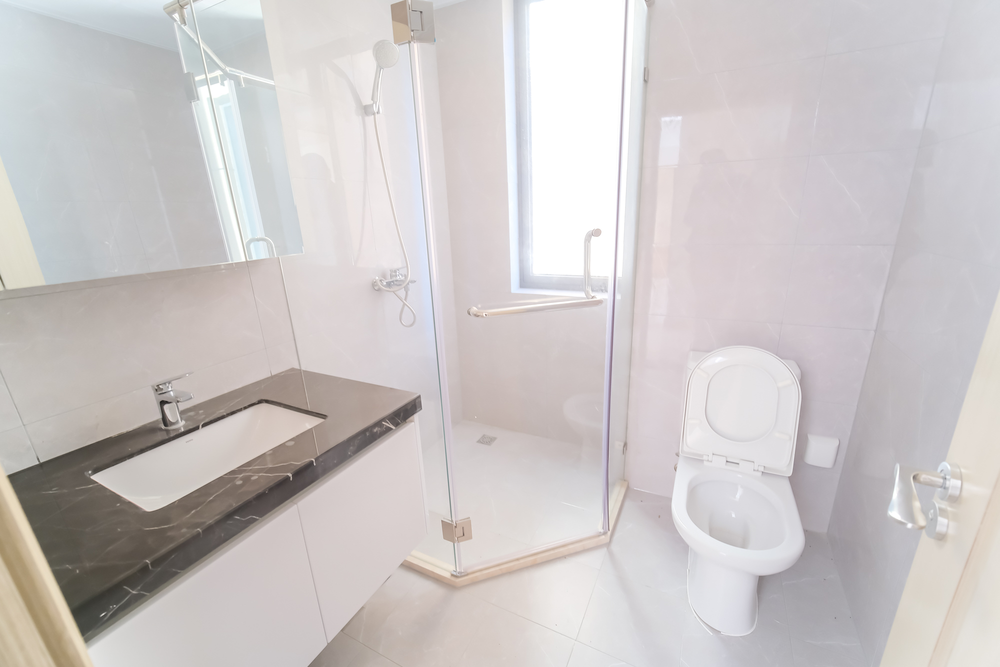 运达锦绣广场  3室2厅1卫    145.0万 运达锦绣广场  3室2厅1卫    145.0万卫生间