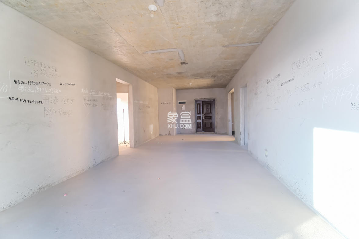 佳俊万家府 3室2厅1卫 95.0万 佳俊万家府 3室2厅1卫 95.0万客厅