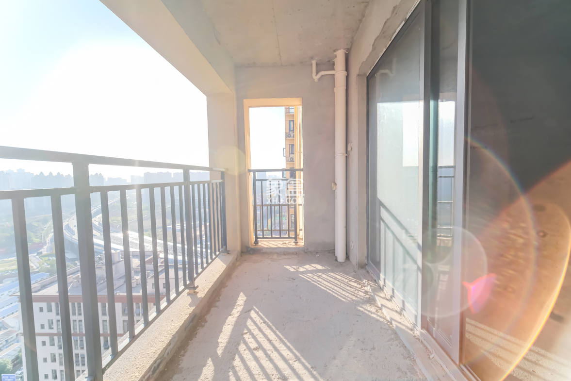 佳俊万家府 3室2厅1卫 95.0万 佳俊万家府 3室2厅1卫 95.0万阳台