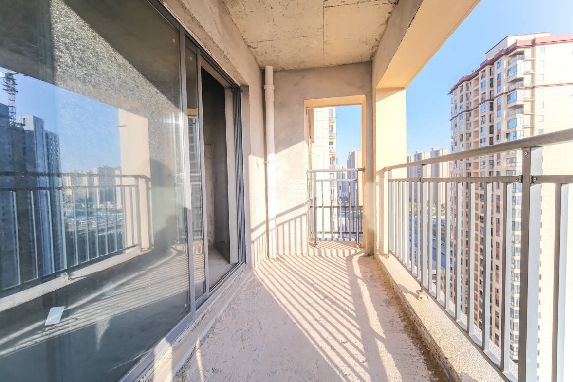 佳俊万家府 3室2厅1卫 95.0万 佳俊万家府 3室2厅1卫 95.0万阳台