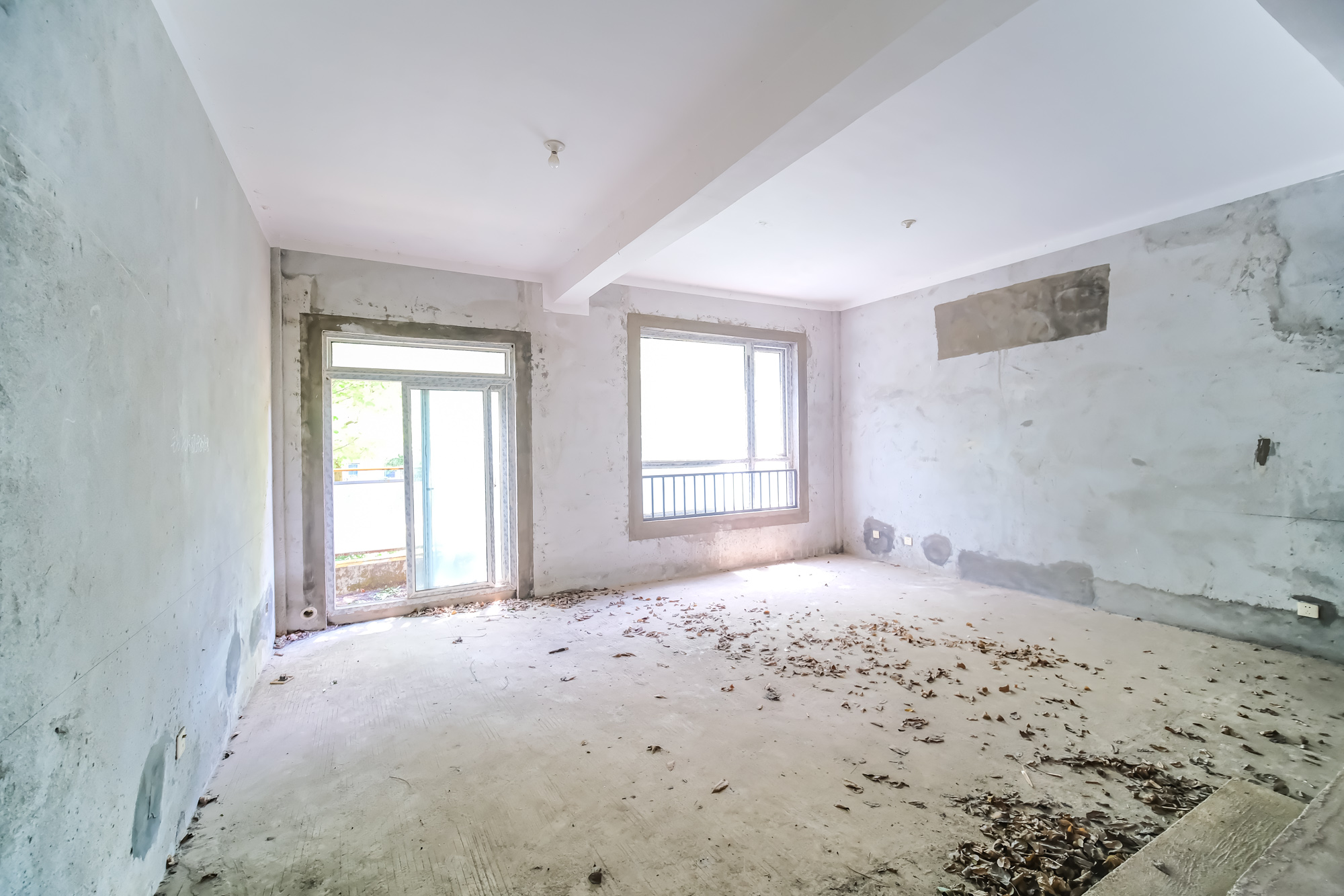 山水湾  6室2厅3卫    350.0万 山水湾  6室2厅3卫    350.0万客厅