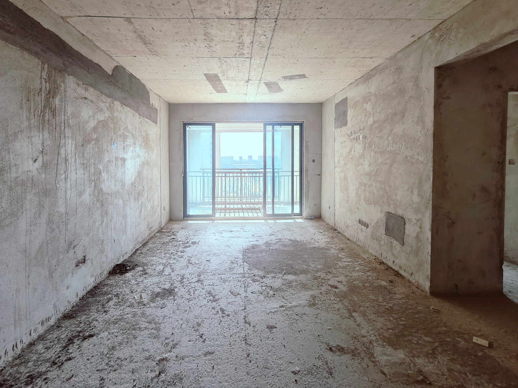 山水蓝天  2室1厅1卫    68.0万 山水蓝天  2室1厅1卫    68.0万客厅