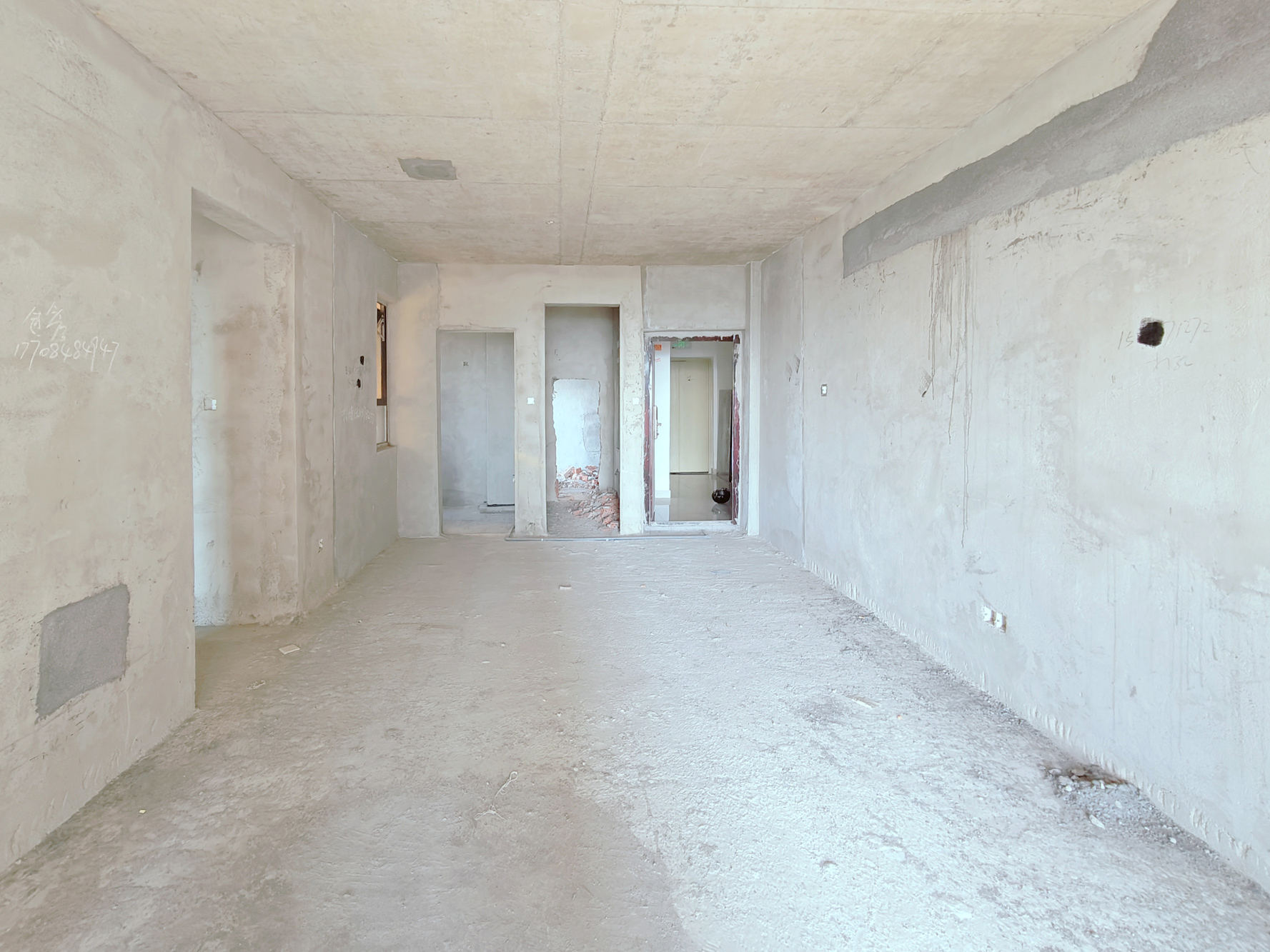 山水蓝天  2室1厅1卫    68.0万 山水蓝天  2室1厅1卫    68.0万客厅