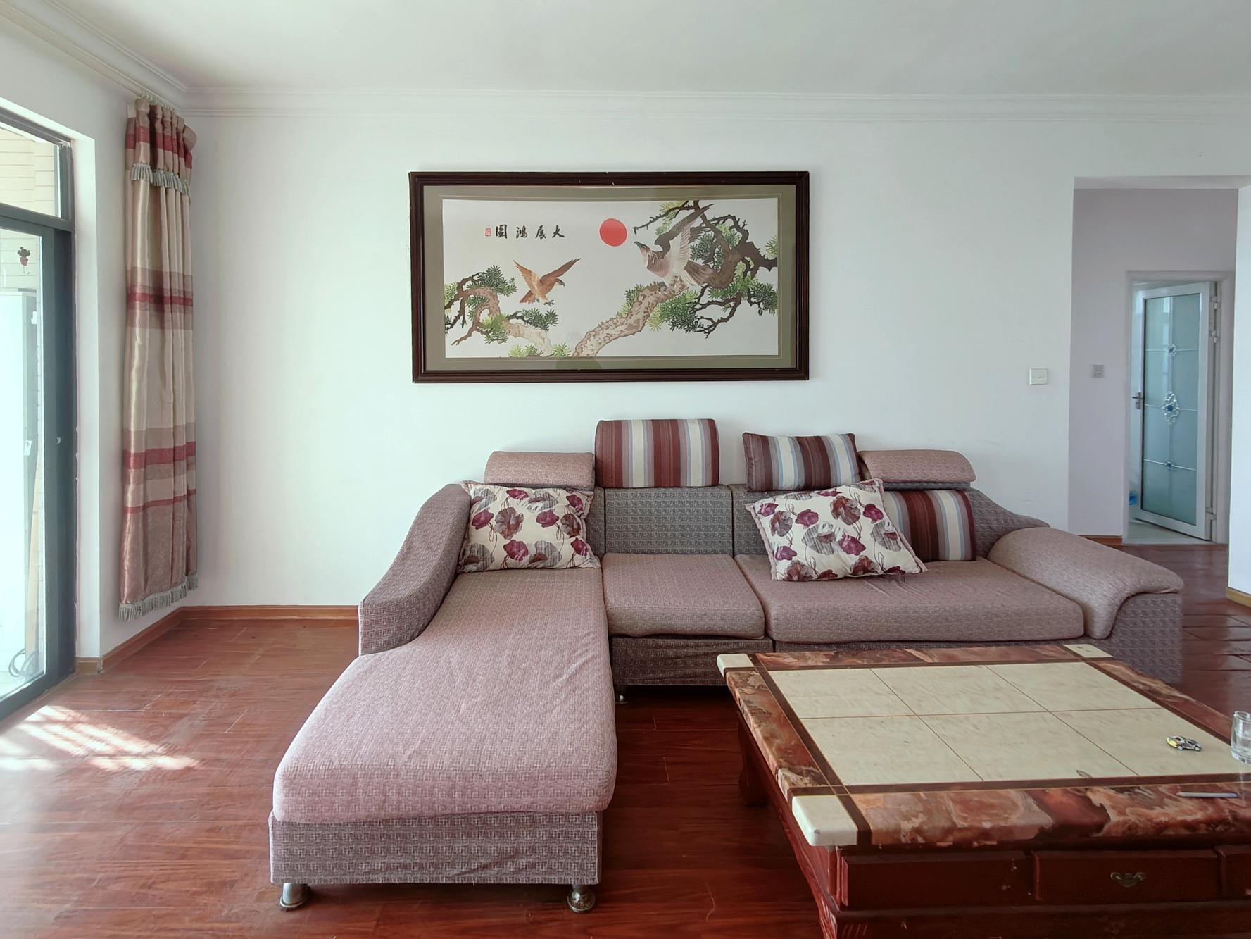 联诚国际城 3室2厅2卫 65.0万 联诚国际城 3室2厅2卫 65.0万客厅