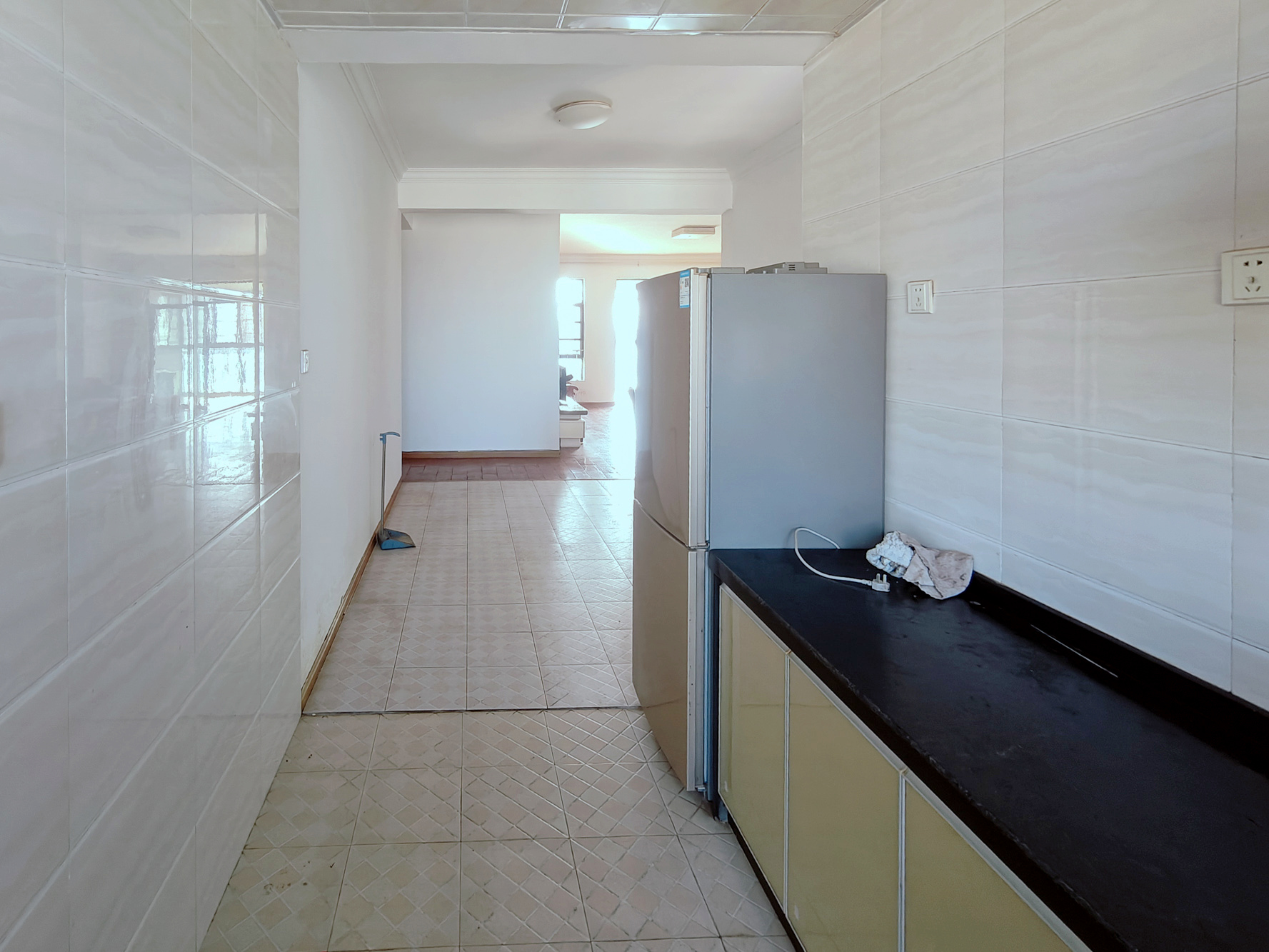 联诚国际城 3室2厅2卫 65.0万 联诚国际城 3室2厅2卫 65.0万厨房