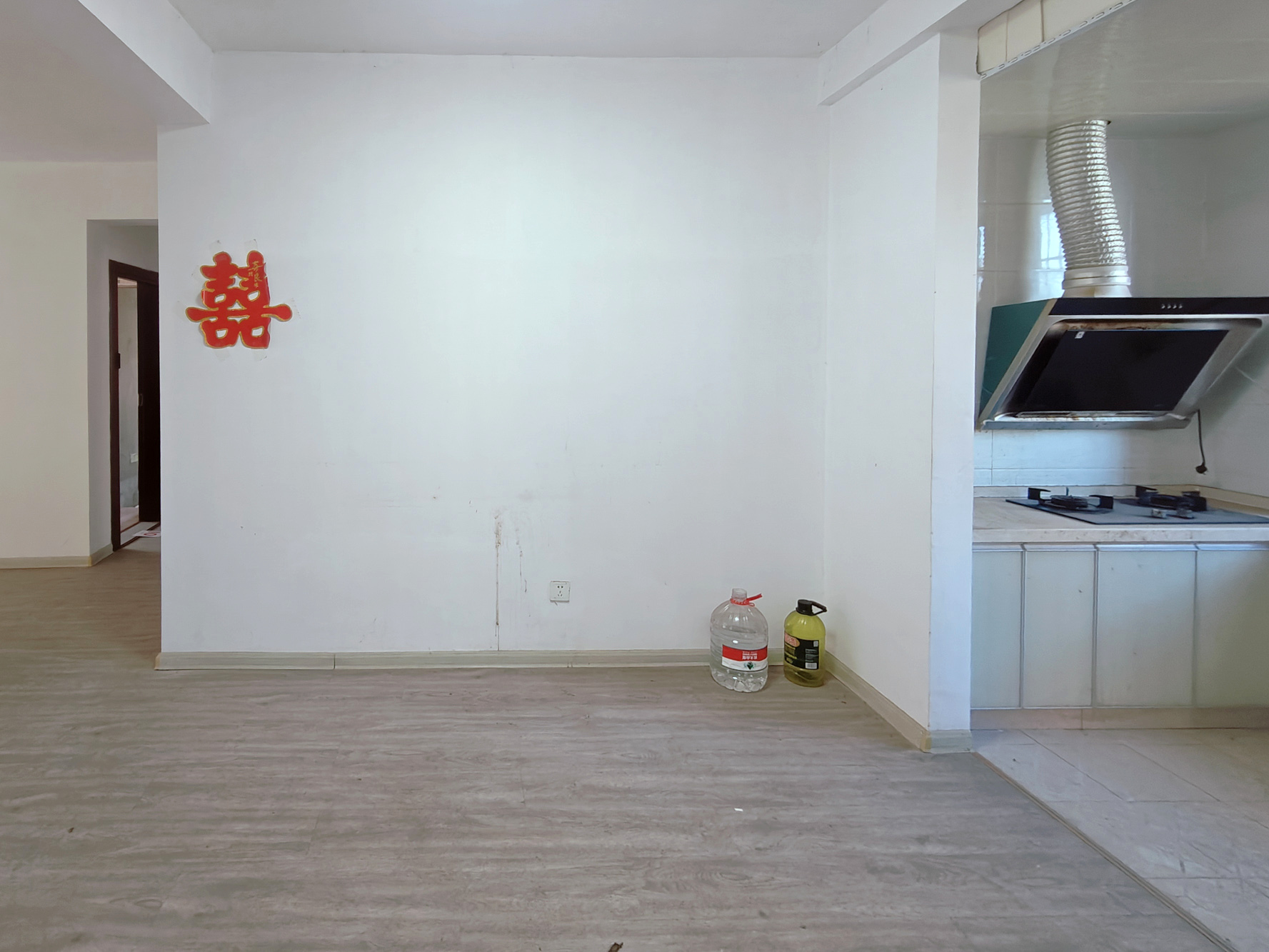 丽景华庭  3室2厅1卫   75.00万客厅