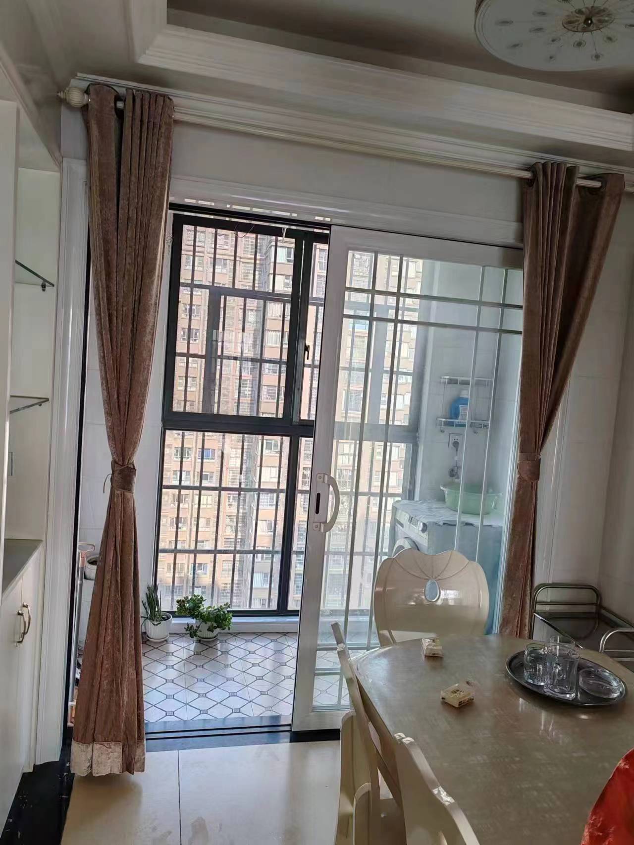 金水湾 3室2厅2卫 1800.0元/月 金水湾 3室2厅2卫 1800.0元/月室内图