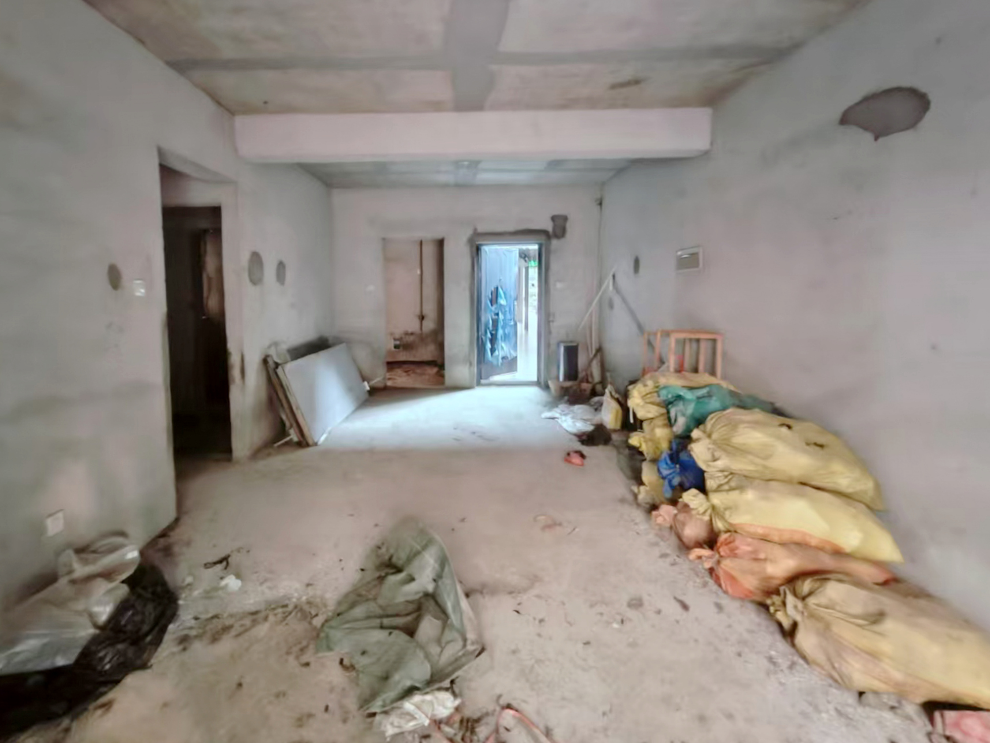 红建滨水铭城  3室2厅2卫    60.0万 红建滨水铭城  3室2厅2卫    60.0万客厅