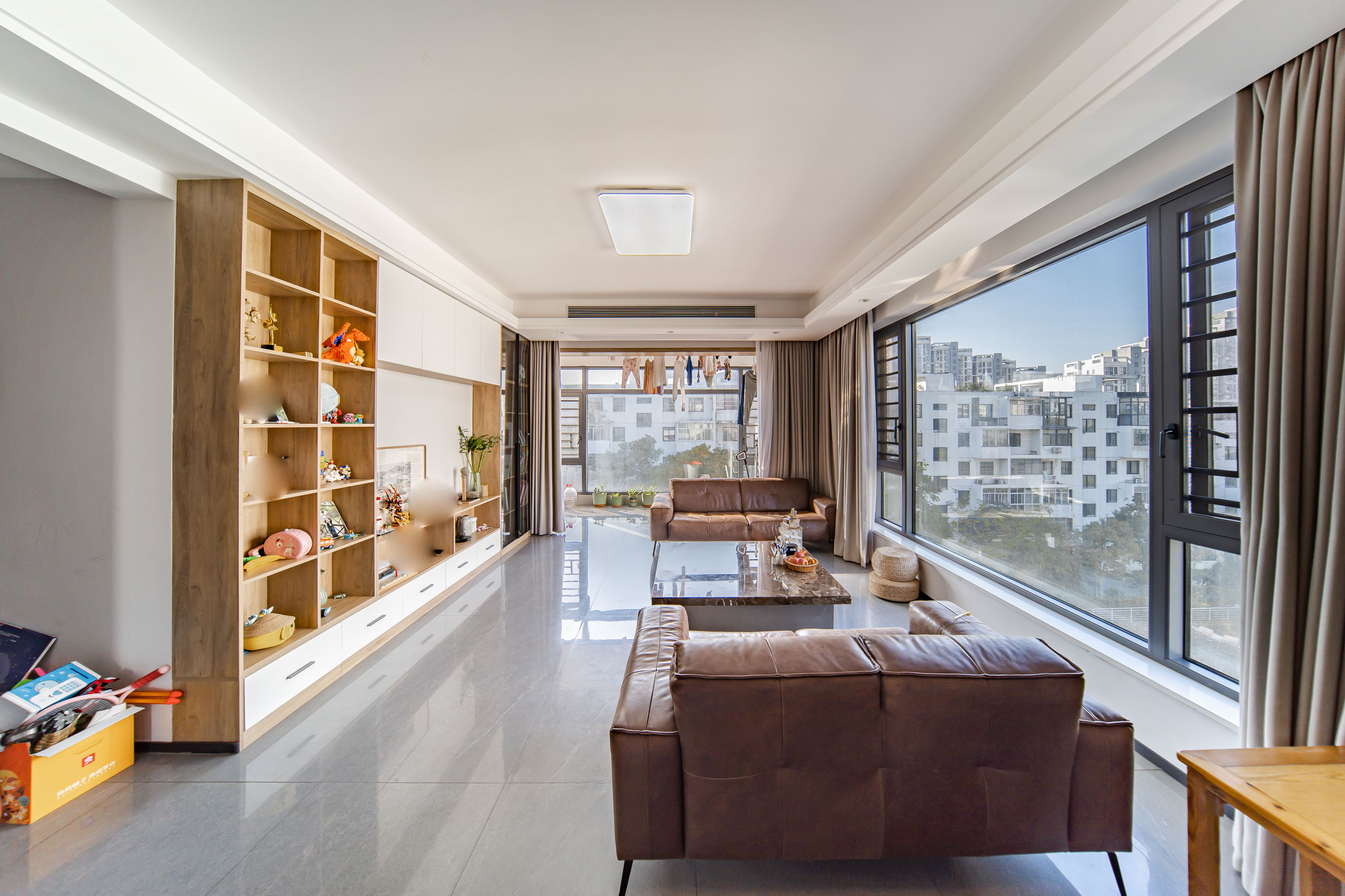 阳光100三期 5室2厅2卫 230.0万 阳光100三期 5室2厅2卫 230.0万客厅