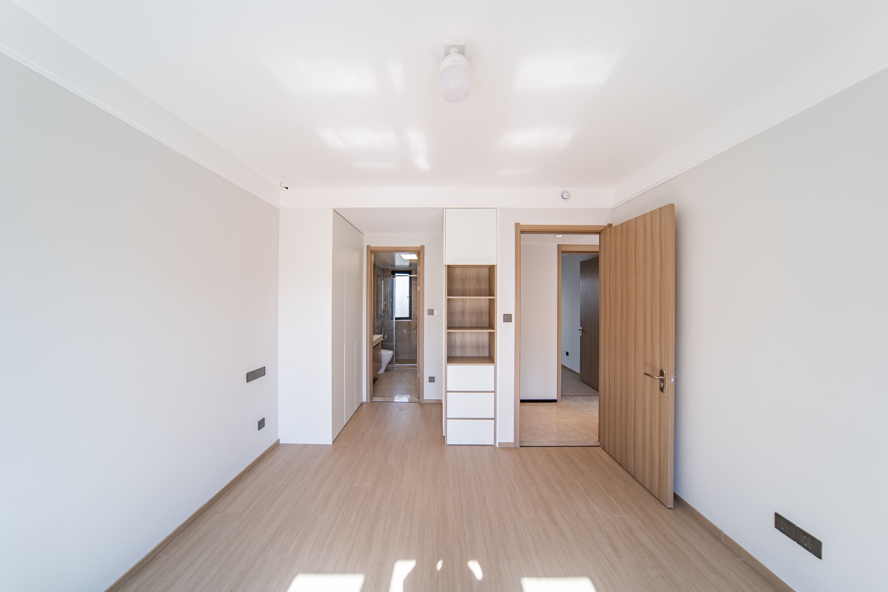 华润凯旋门一期 4室2厅2卫 157.0万 华润凯旋门一期 4室2厅2卫 157.0万卧室