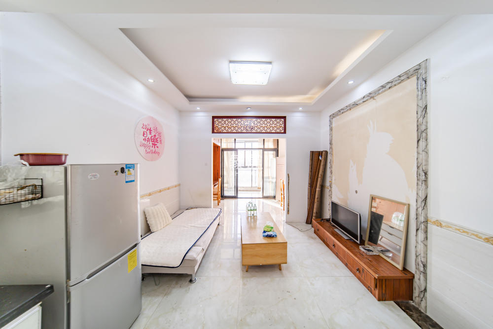 阳光100三期  1室1厅1卫    49.0万