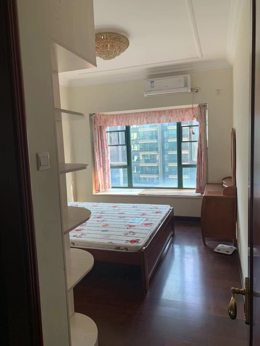 恒大城  3室2厅2卫    2500.0元/月 恒大城  3室2厅2卫    2500.0元/月室内图