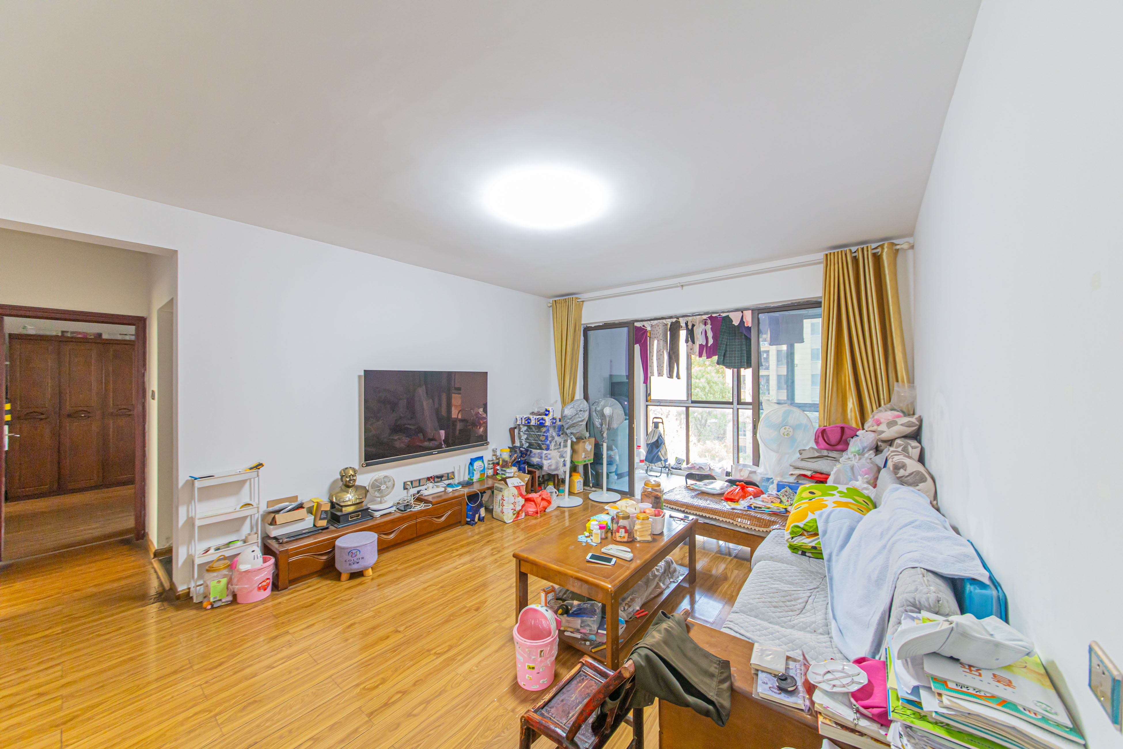 鑫远悦城(鑫远悦时代)  4室2厅2卫    98.0万 鑫远悦城(鑫远悦时代)  4室2厅2卫    98.0万客厅