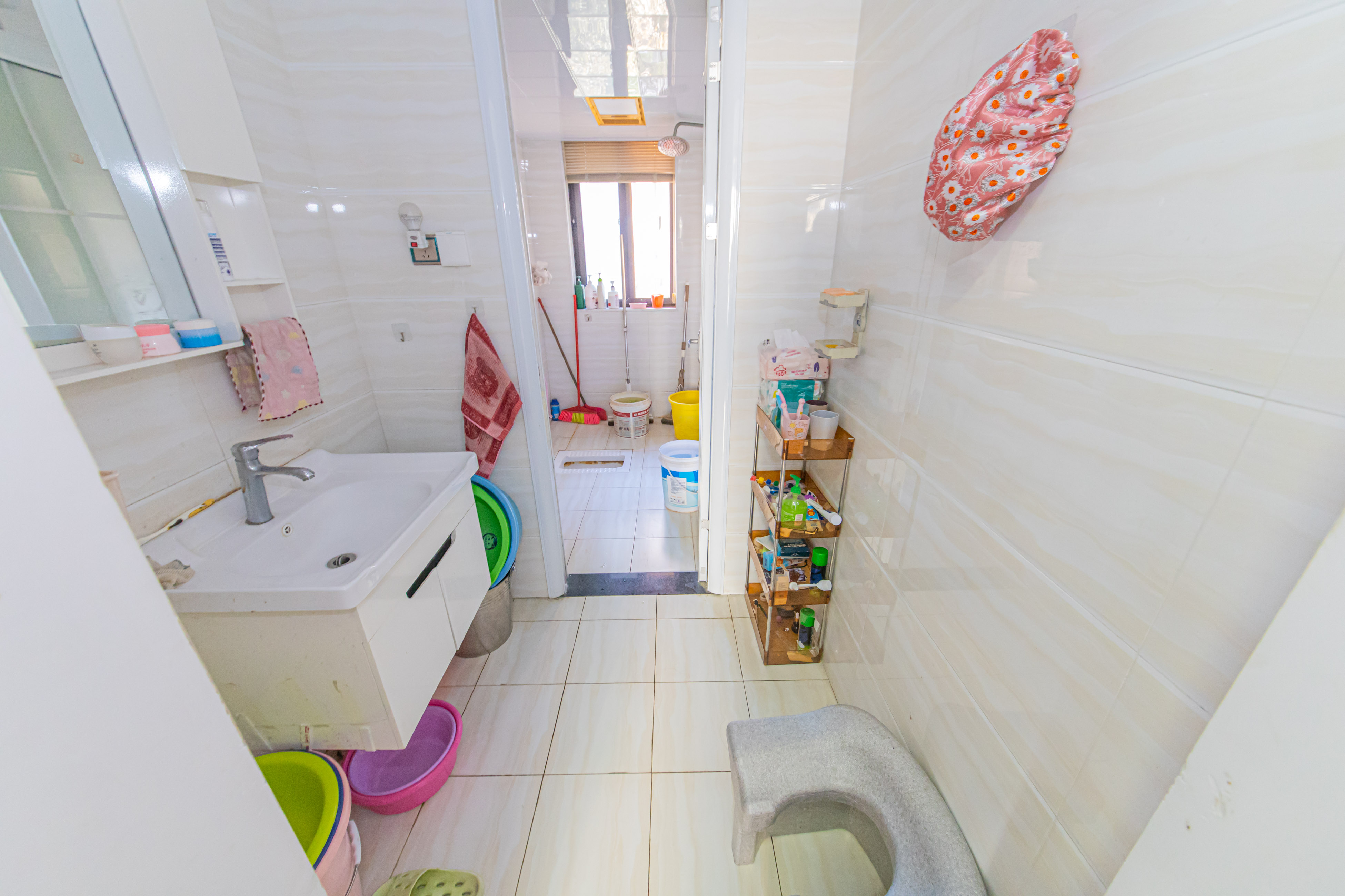 鑫远悦城(鑫远悦时代)  4室2厅2卫    98.0万 鑫远悦城(鑫远悦时代)  4室2厅2卫    98.0万卫生间