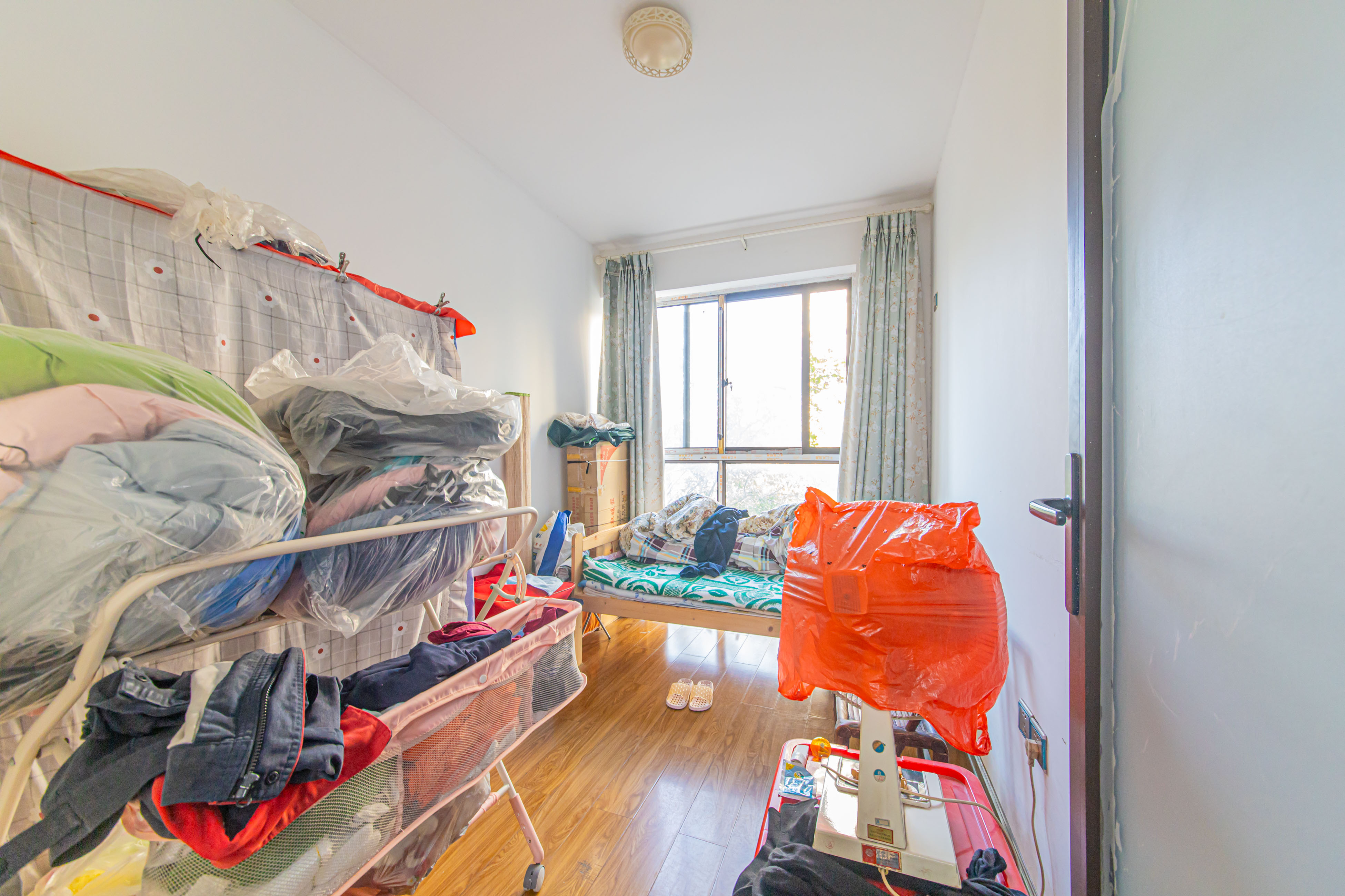 鑫远悦城(鑫远悦时代)  4室2厅2卫    98.0万 鑫远悦城(鑫远悦时代)  4室2厅2卫    98.0万卧室