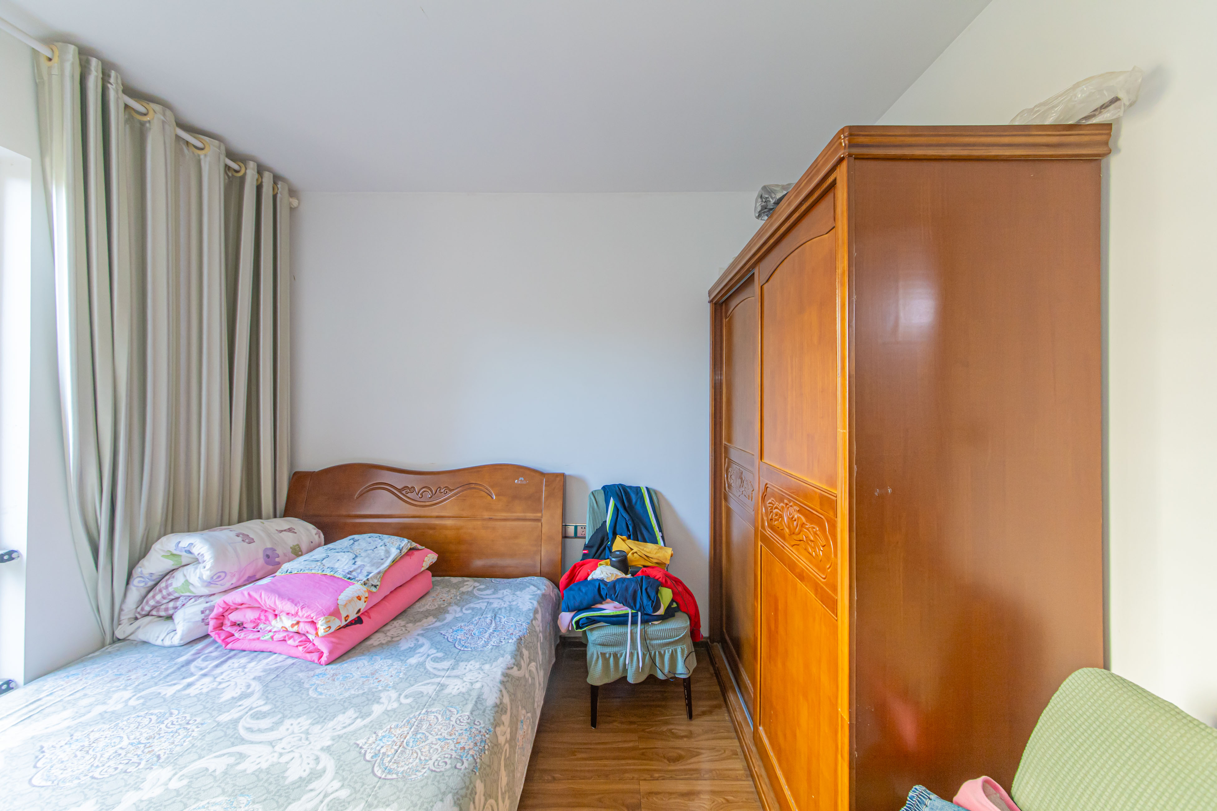 鑫远悦城(鑫远悦时代)  4室2厅2卫    98.0万 鑫远悦城(鑫远悦时代)  4室2厅2卫    98.0万卧室