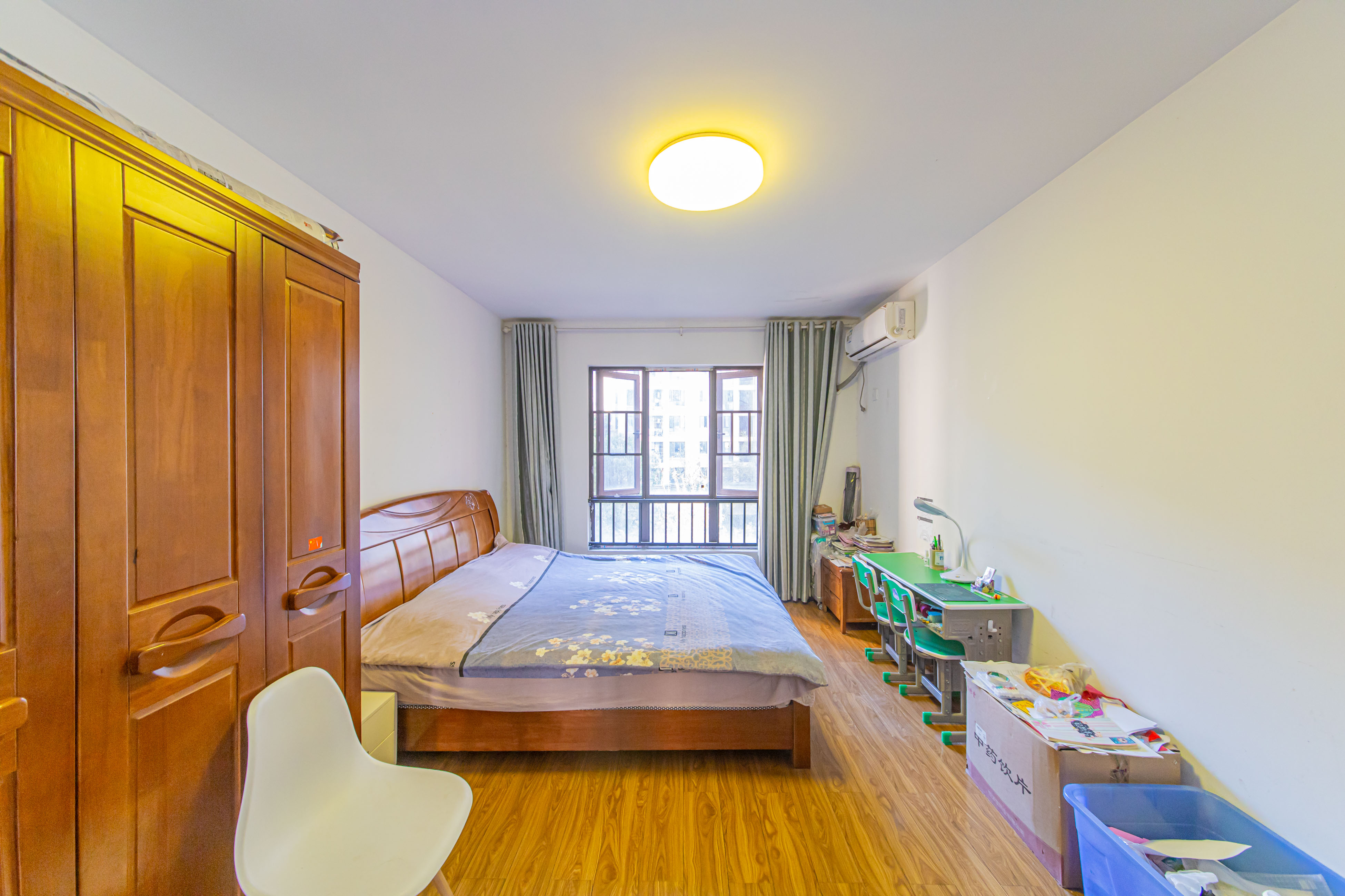 鑫远悦城(鑫远悦时代)  4室2厅2卫    98.0万 鑫远悦城(鑫远悦时代)  4室2厅2卫    98.0万卧室