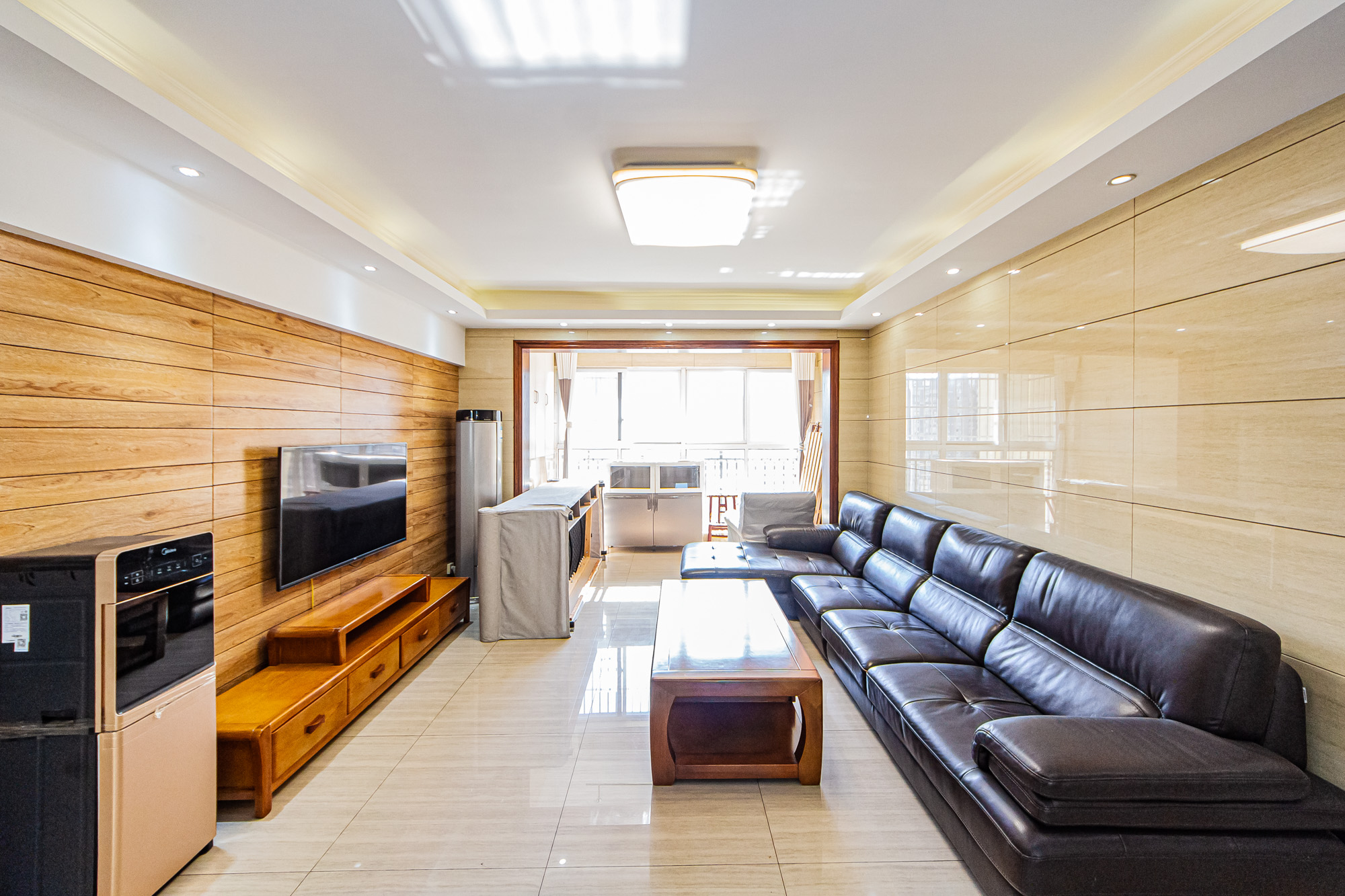 万国城(当代满庭春MOMA)三期  4室2厅2卫    128.0万 万国城(当代满庭春MOMA)三期  4室2厅2卫    128.0万客厅