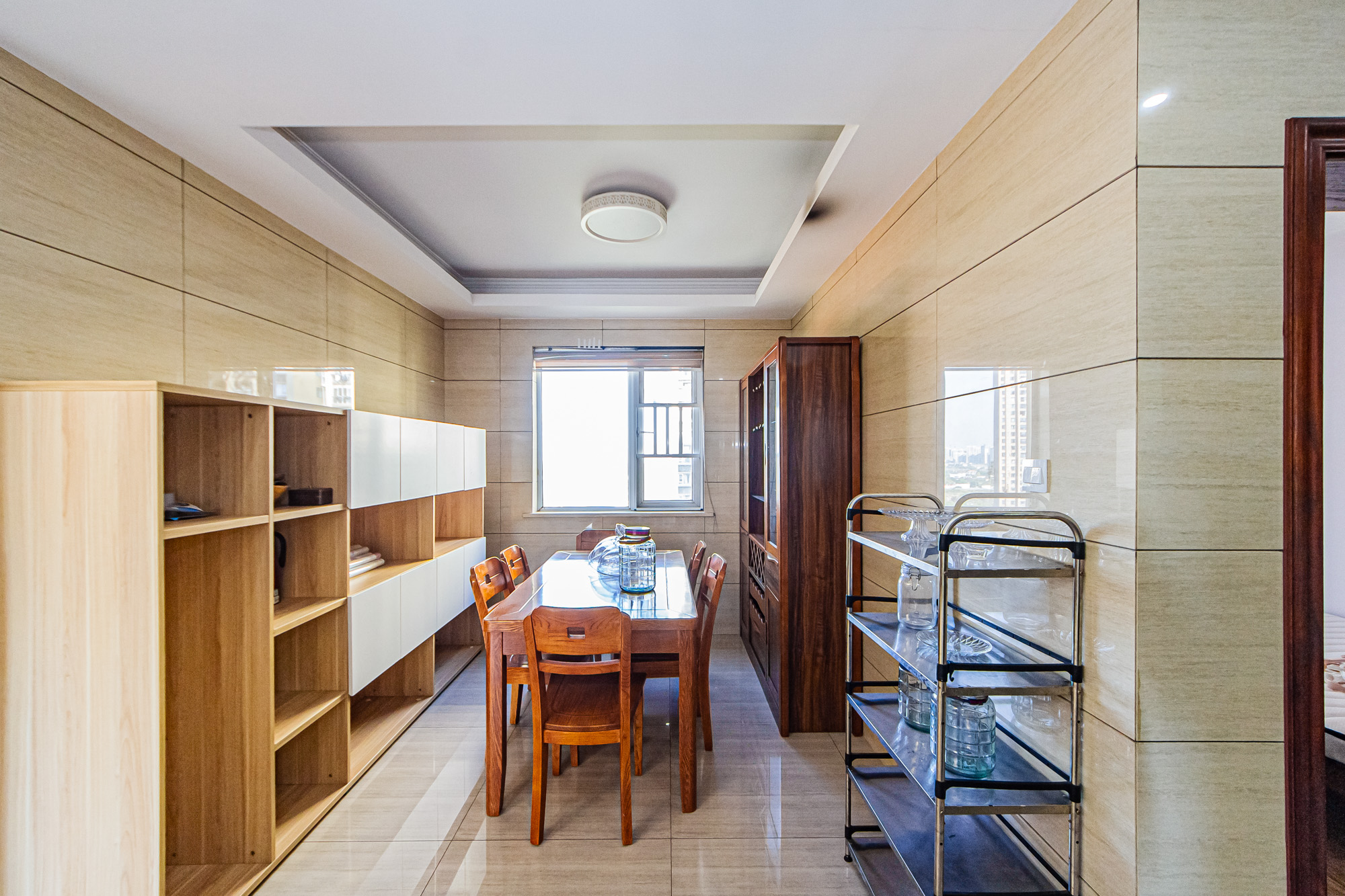 万国城(当代满庭春MOMA)三期  4室2厅2卫    128.0万 万国城(当代满庭春MOMA)三期  4室2厅2卫    128.0万客厅