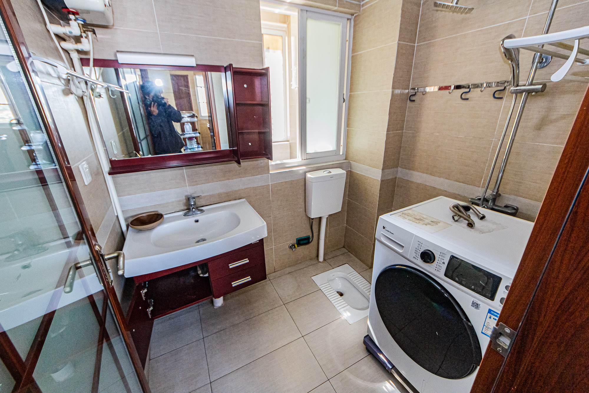 万国城(当代满庭春MOMA)三期  4室2厅2卫    128.0万 万国城(当代满庭春MOMA)三期  4室2厅2卫    128.0万卫生间