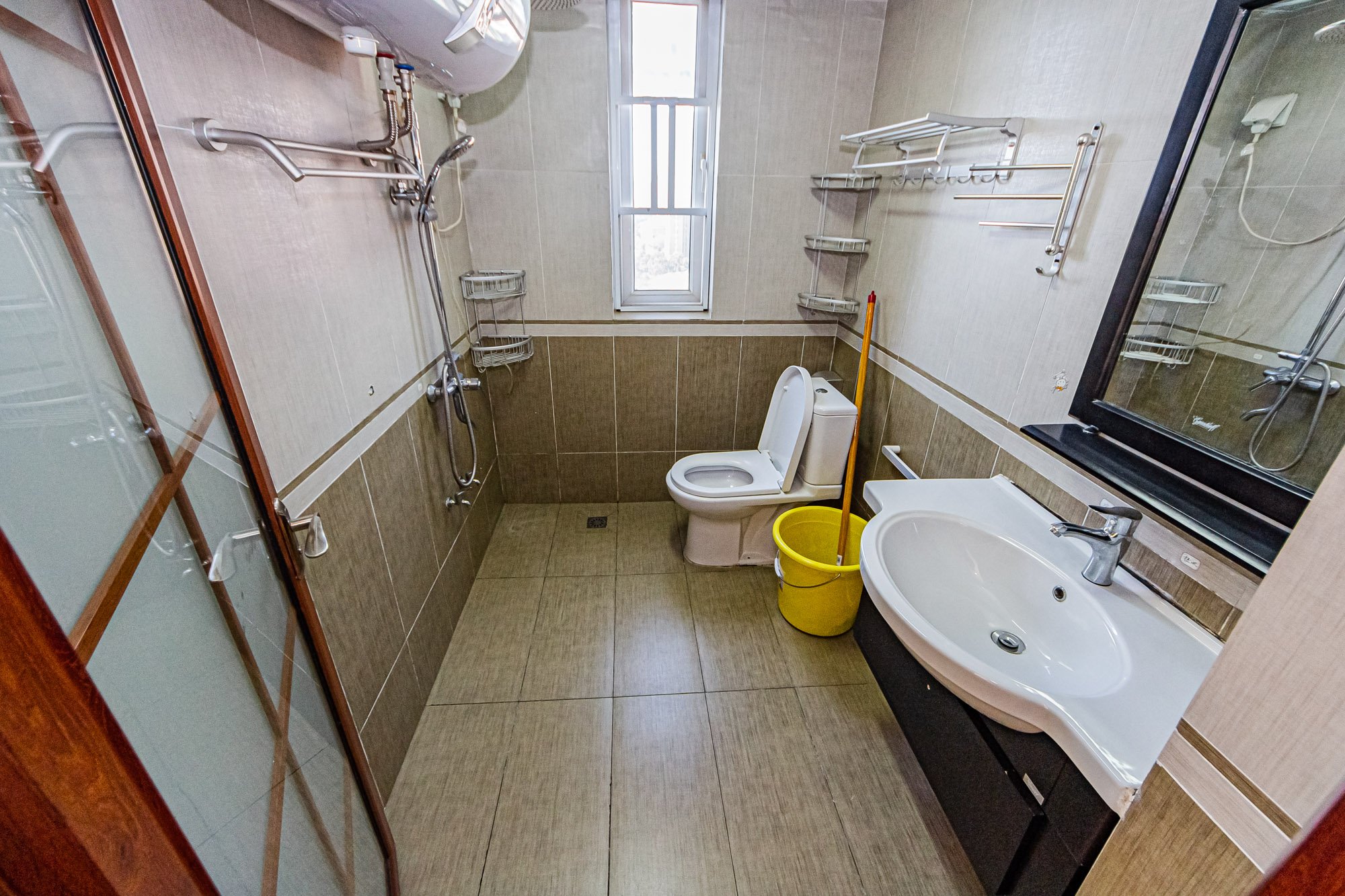 万国城(当代满庭春MOMA)三期  4室2厅2卫    128.0万 万国城(当代满庭春MOMA)三期  4室2厅2卫    128.0万卫生间