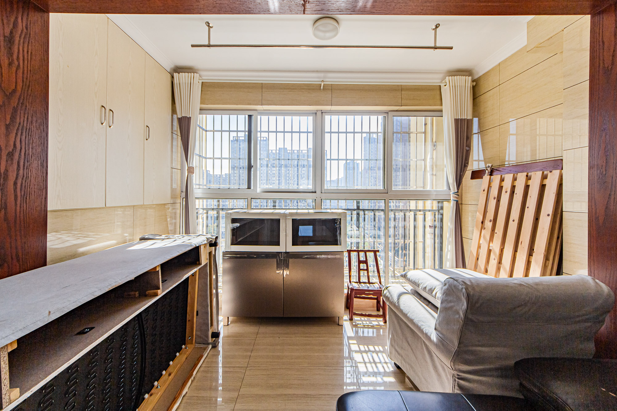 万国城(当代满庭春MOMA)三期  4室2厅2卫    128.0万 万国城(当代满庭春MOMA)三期  4室2厅2卫    128.0万阳台