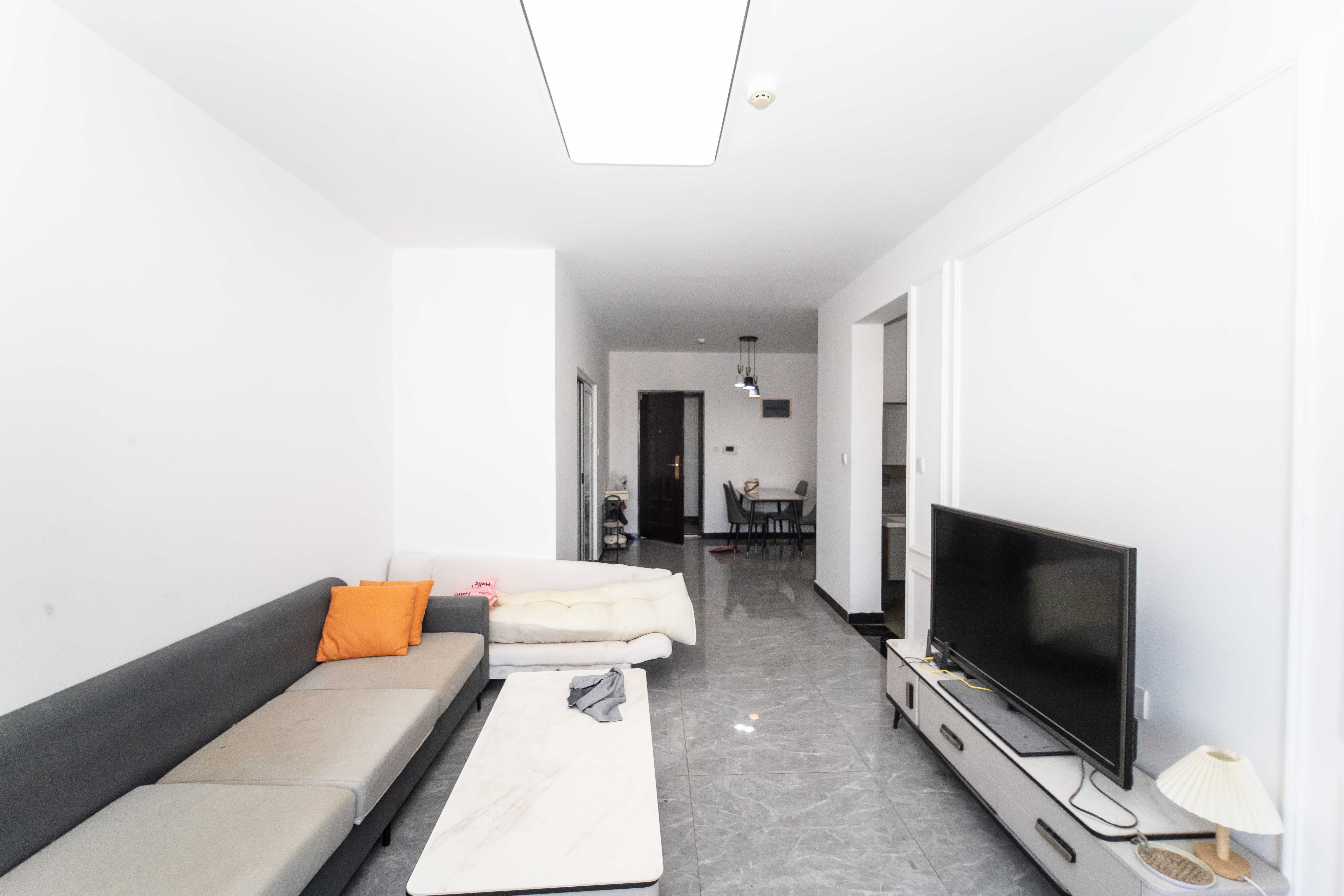 金地格林公馆  3室1厅1卫    110.0万 金地格林公馆  3室1厅1卫    110.0万客厅