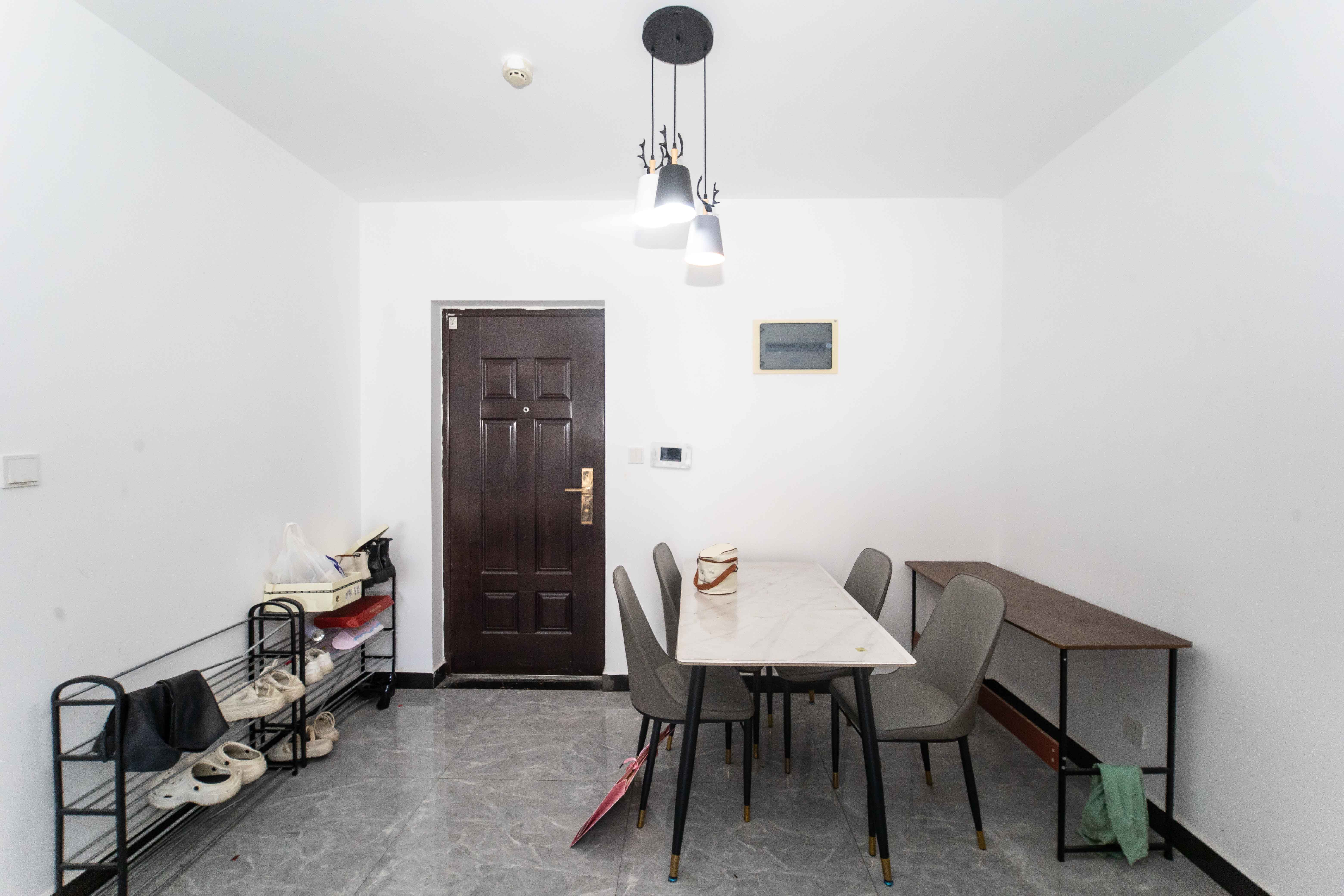 金地格林公馆  3室1厅1卫    110.0万 金地格林公馆  3室1厅1卫    110.0万客厅