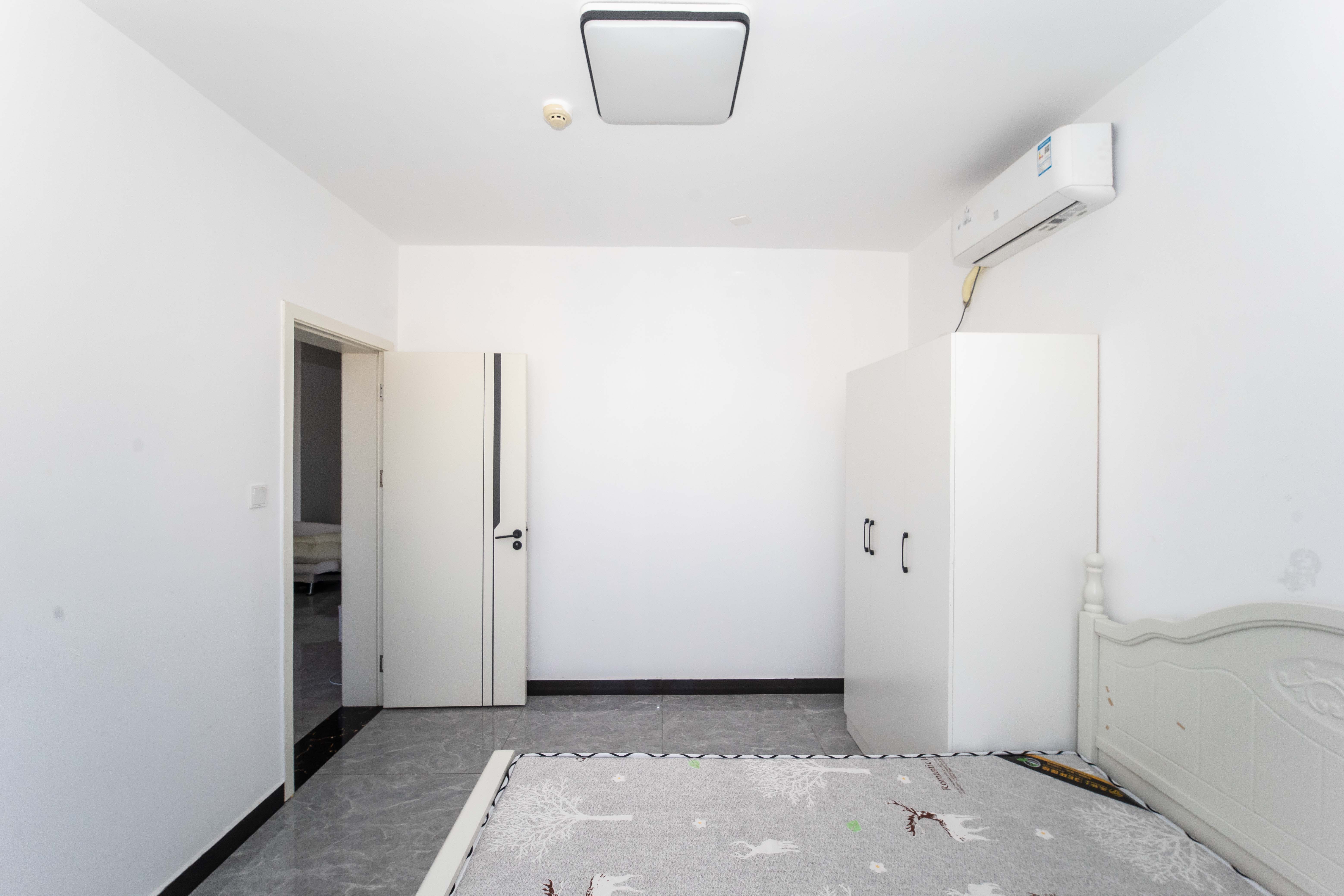 金地格林公馆  3室1厅1卫    110.0万 金地格林公馆  3室1厅1卫    110.0万卧室