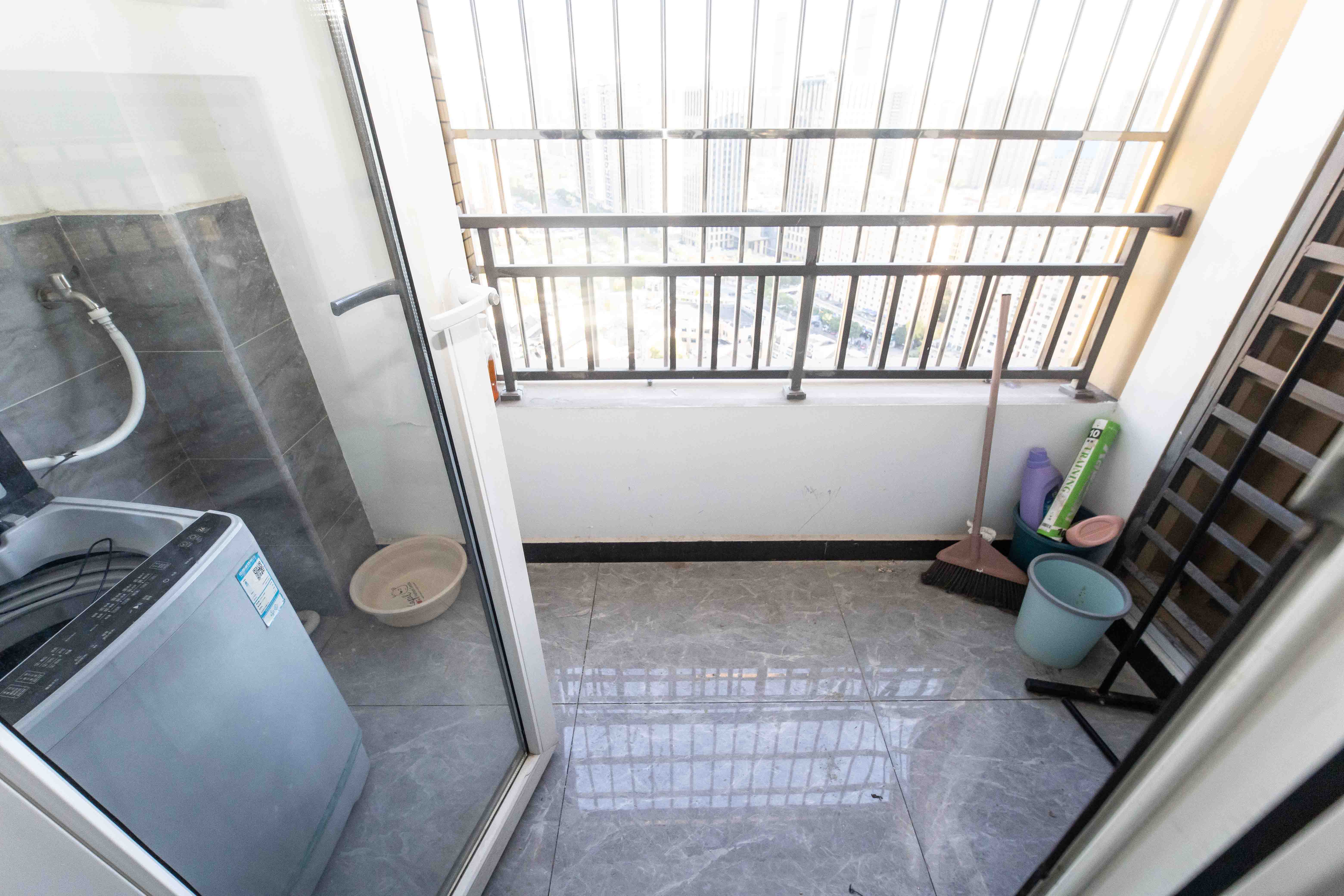 金地格林公馆  3室1厅1卫    110.0万 金地格林公馆  3室1厅1卫    110.0万阳台