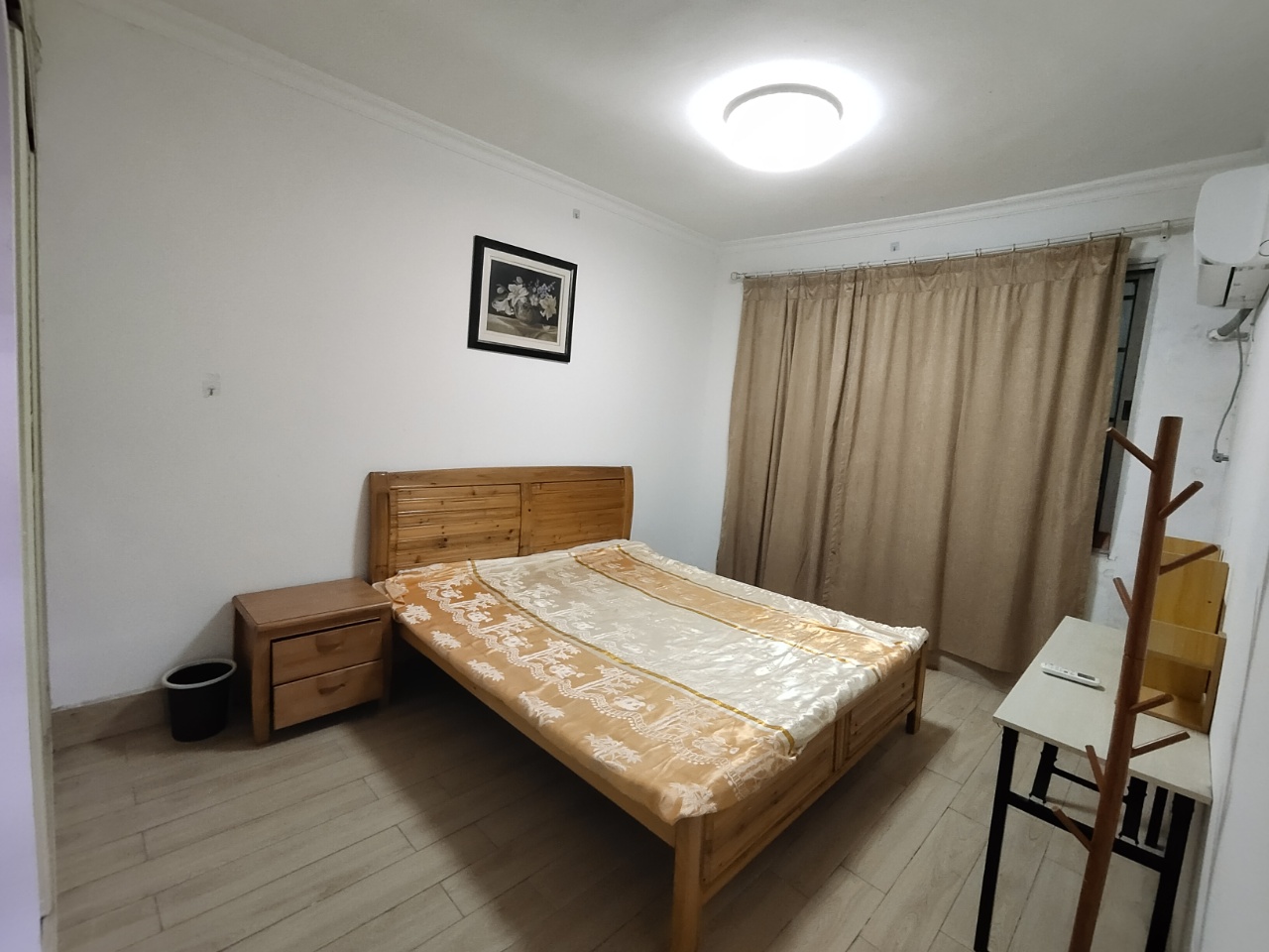 红港路综合楼 2室1厅1卫 1000.0元/月 红港路综合楼 2室1厅1卫 1000.0元/月室内图