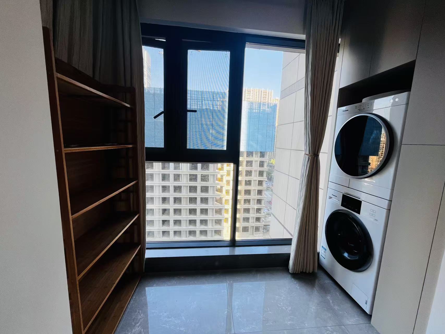 龙湖铂金中心(龙湖春江郦城)  4室2厅2卫    7000.0元/月 龙湖铂金中心(龙湖春江郦城)  4室2厅2卫    7000.0元/月室内图