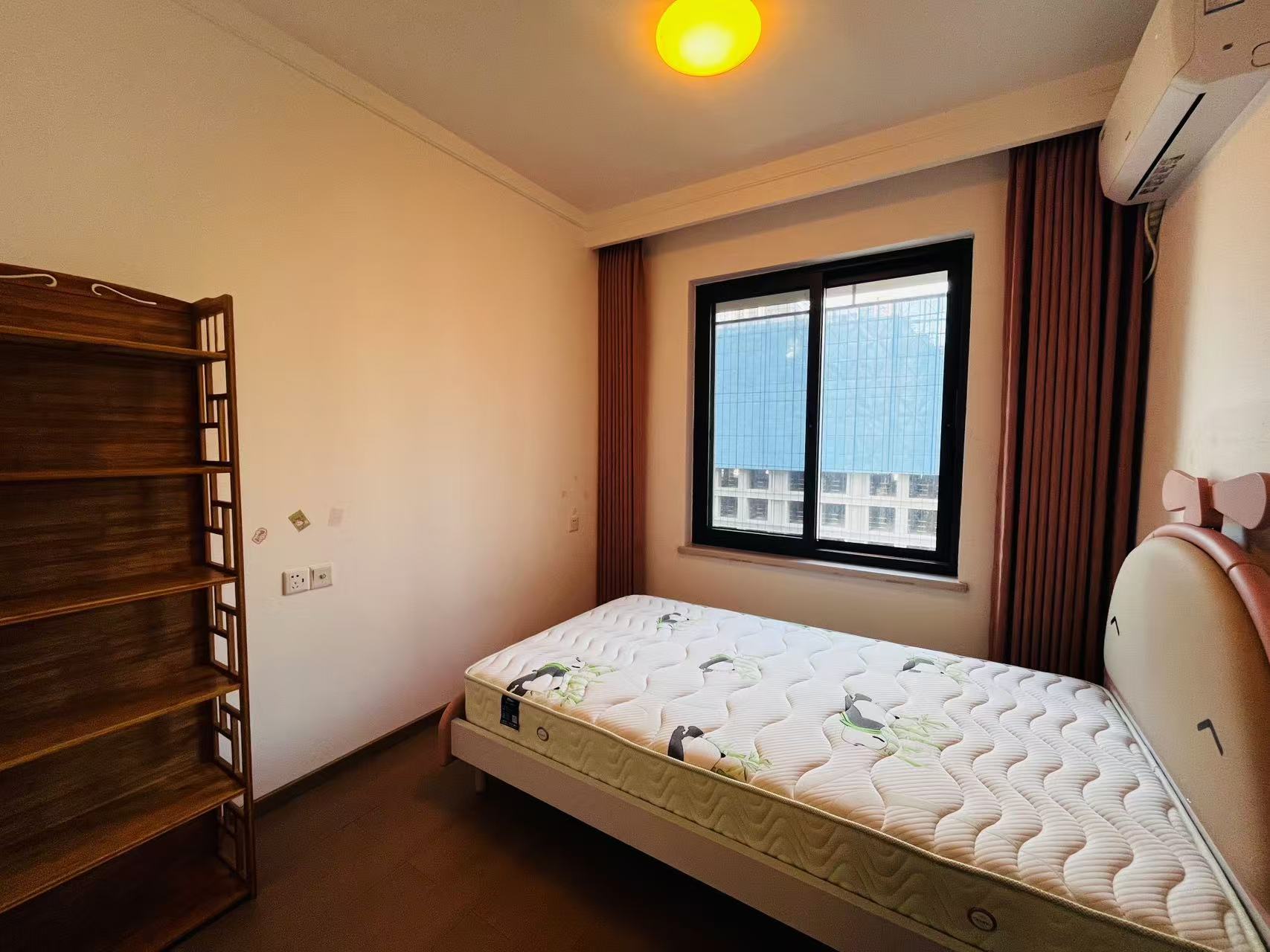 龙湖铂金中心(龙湖春江郦城)  4室2厅2卫    7000.0元/月 龙湖铂金中心(龙湖春江郦城)  4室2厅2卫    7000.0元/月室内图