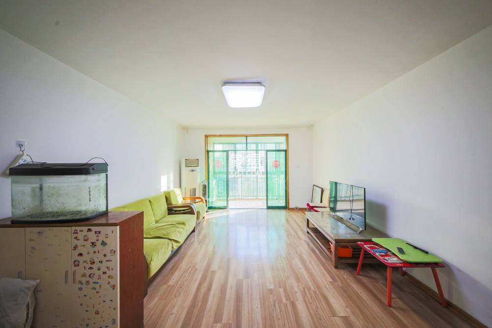 柠檬丽都  3室2厅1卫    75.0万