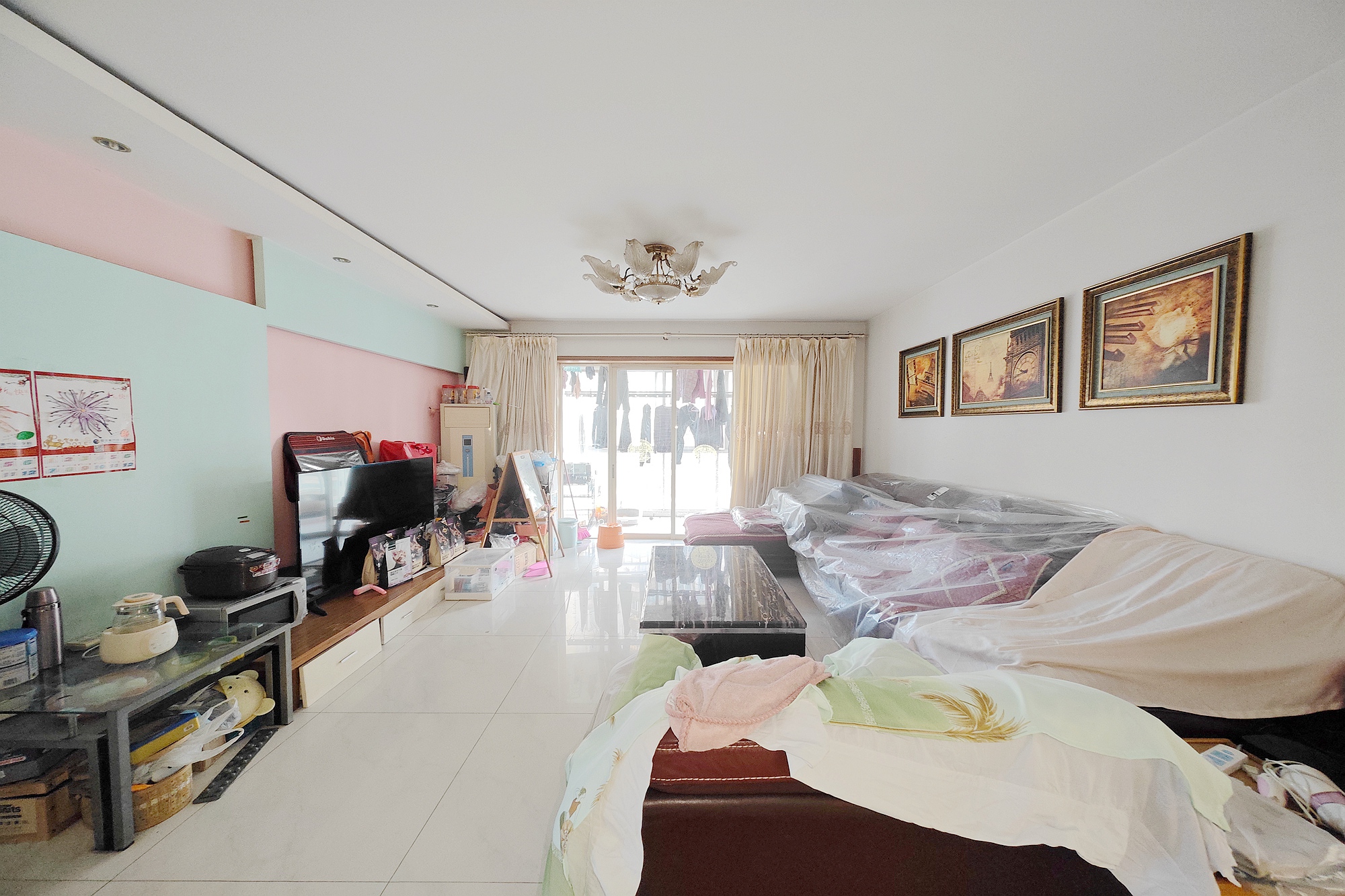 一心花苑  4室2厅1卫    163.0万 一心花苑  4室2厅1卫    163.0万客厅