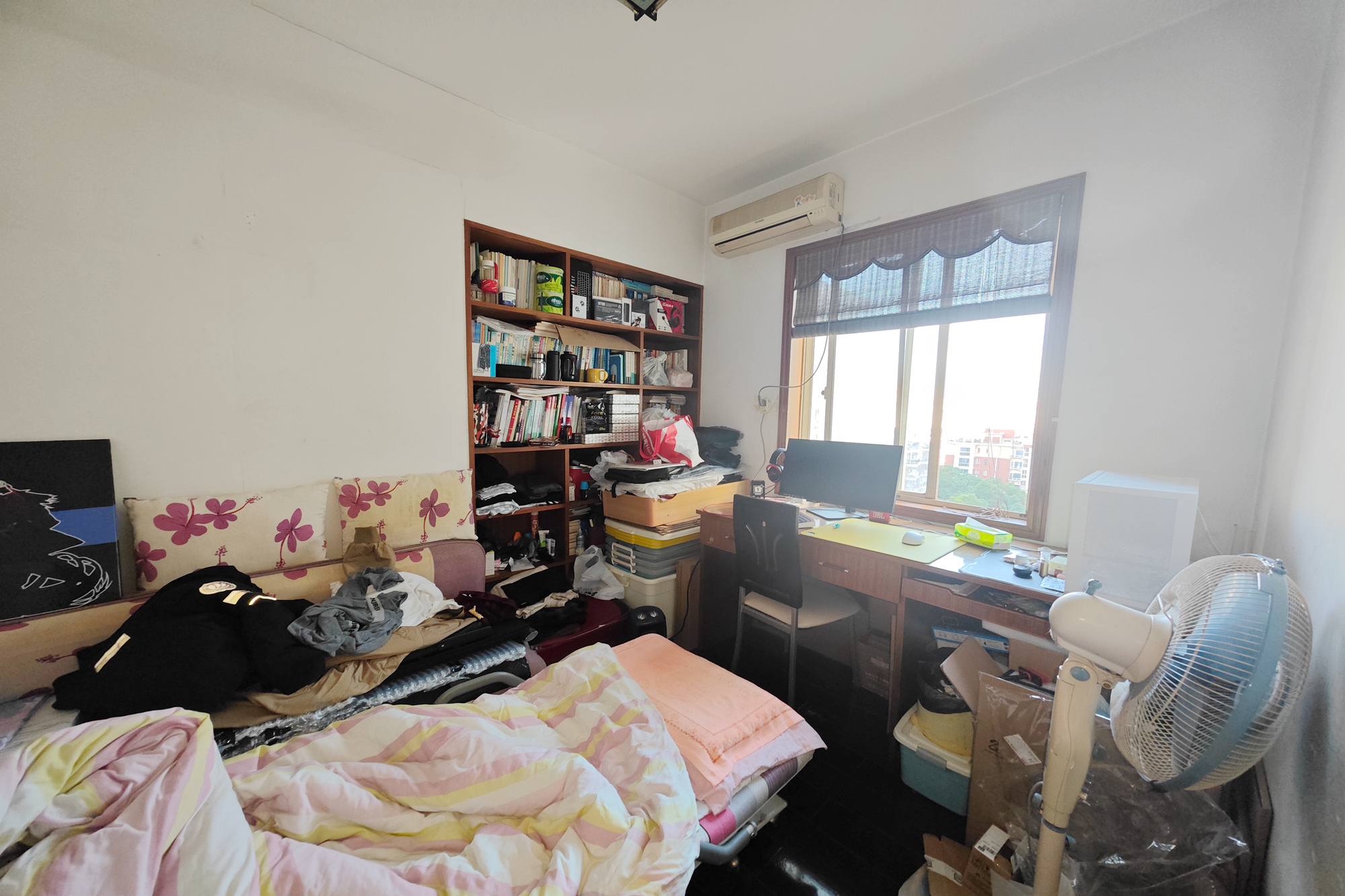 一心花苑  4室2厅1卫    163.0万 一心花苑  4室2厅1卫    163.0万卧室