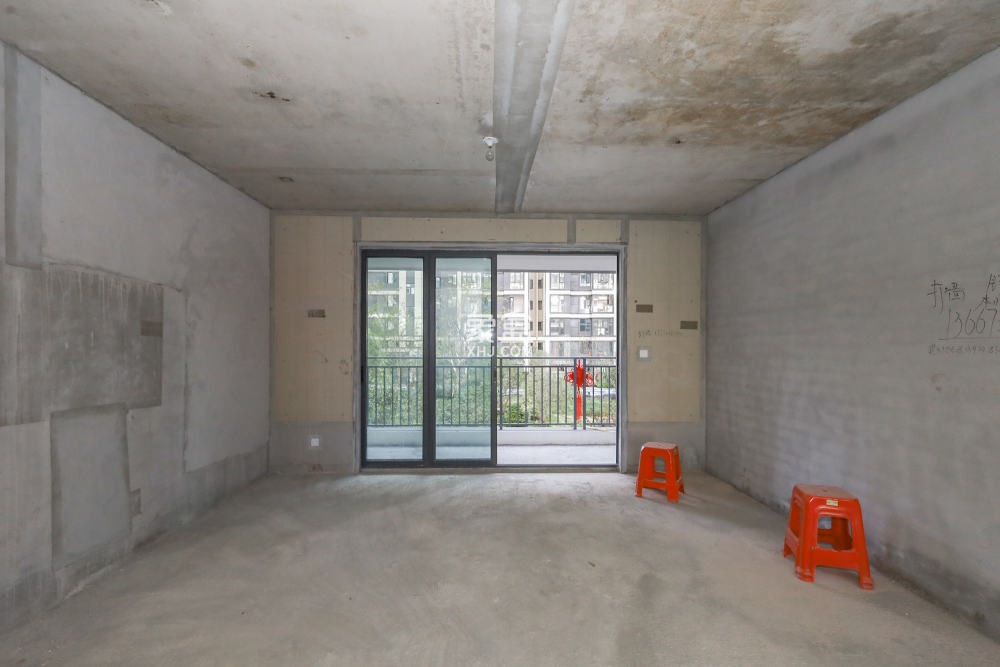 轨道中建麓江府  4室2厅3卫   249.00万