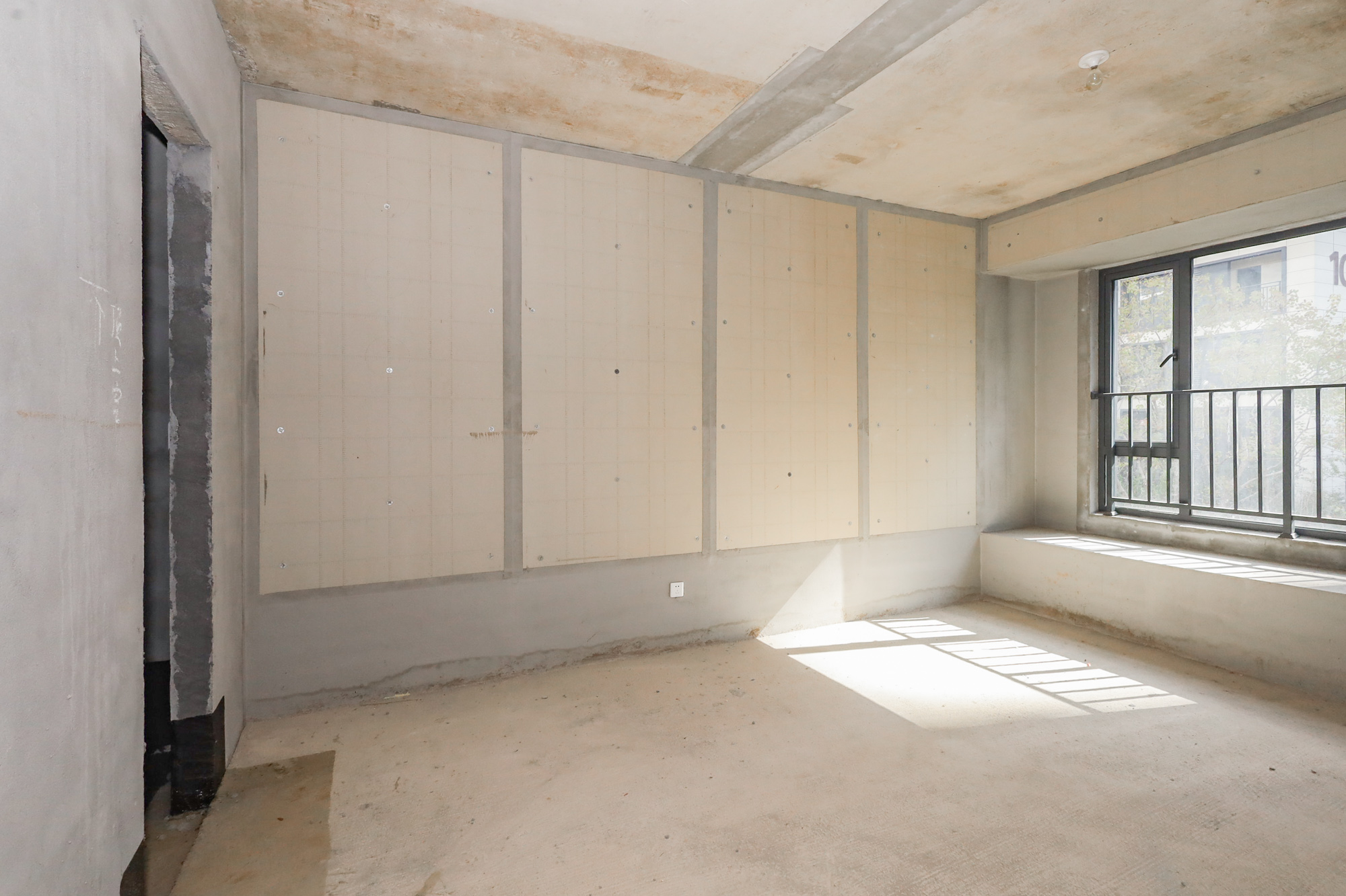轨道中建麓江府  4室2厅3卫   320.00万卧室