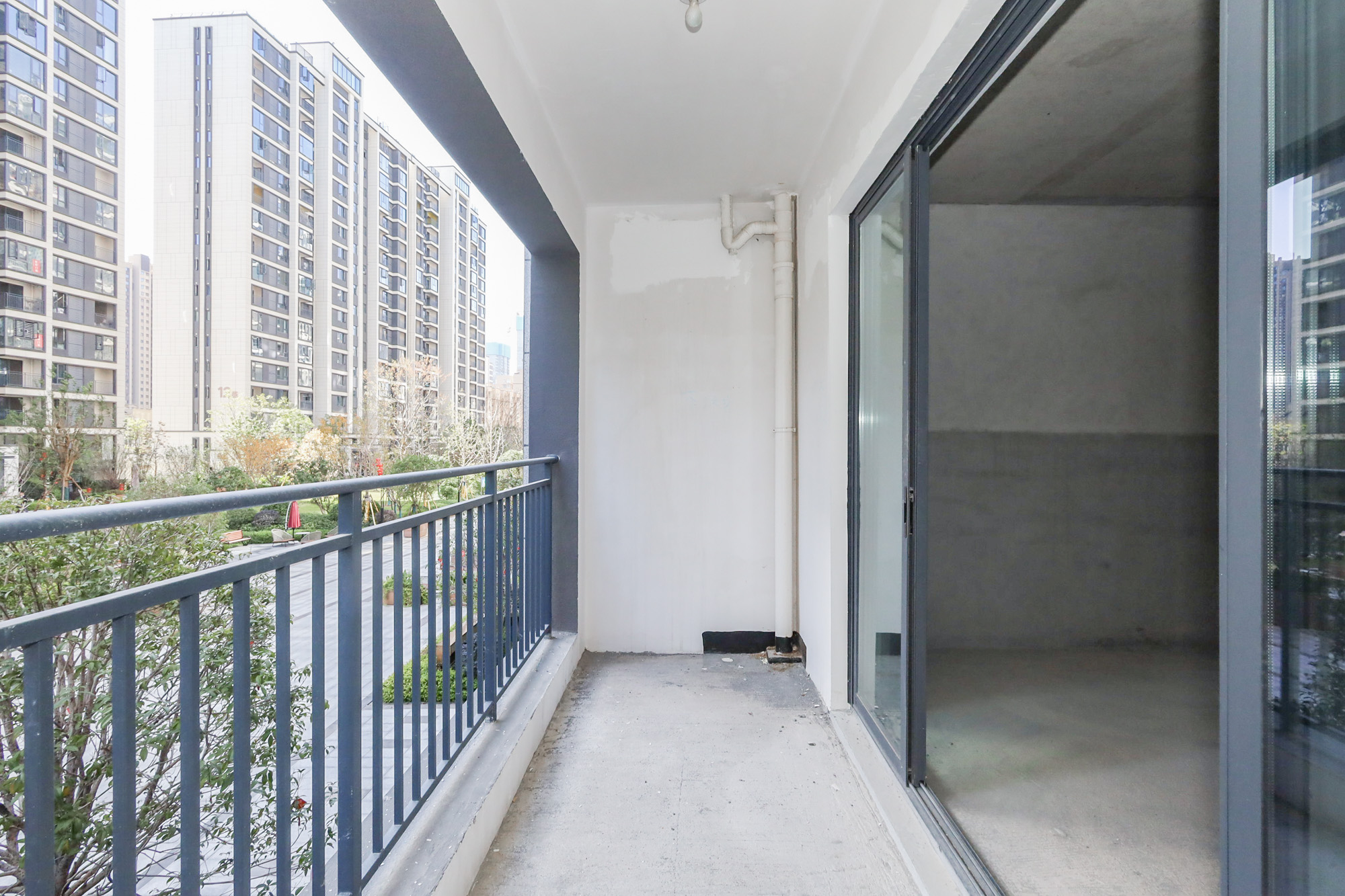 轨道中建麓江府  4室2厅3卫   320.00万阳台