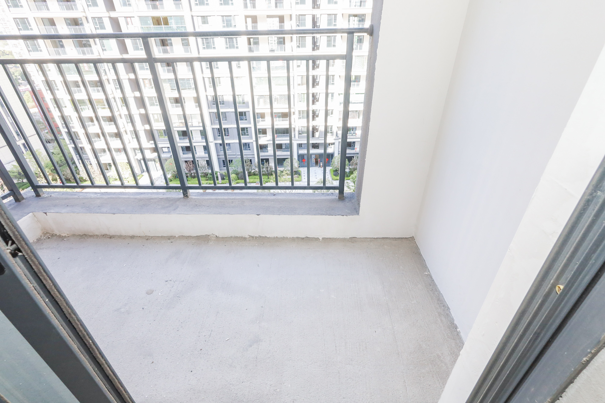 轨道中建麓江府  1室0厅0卫   230.00万阳台