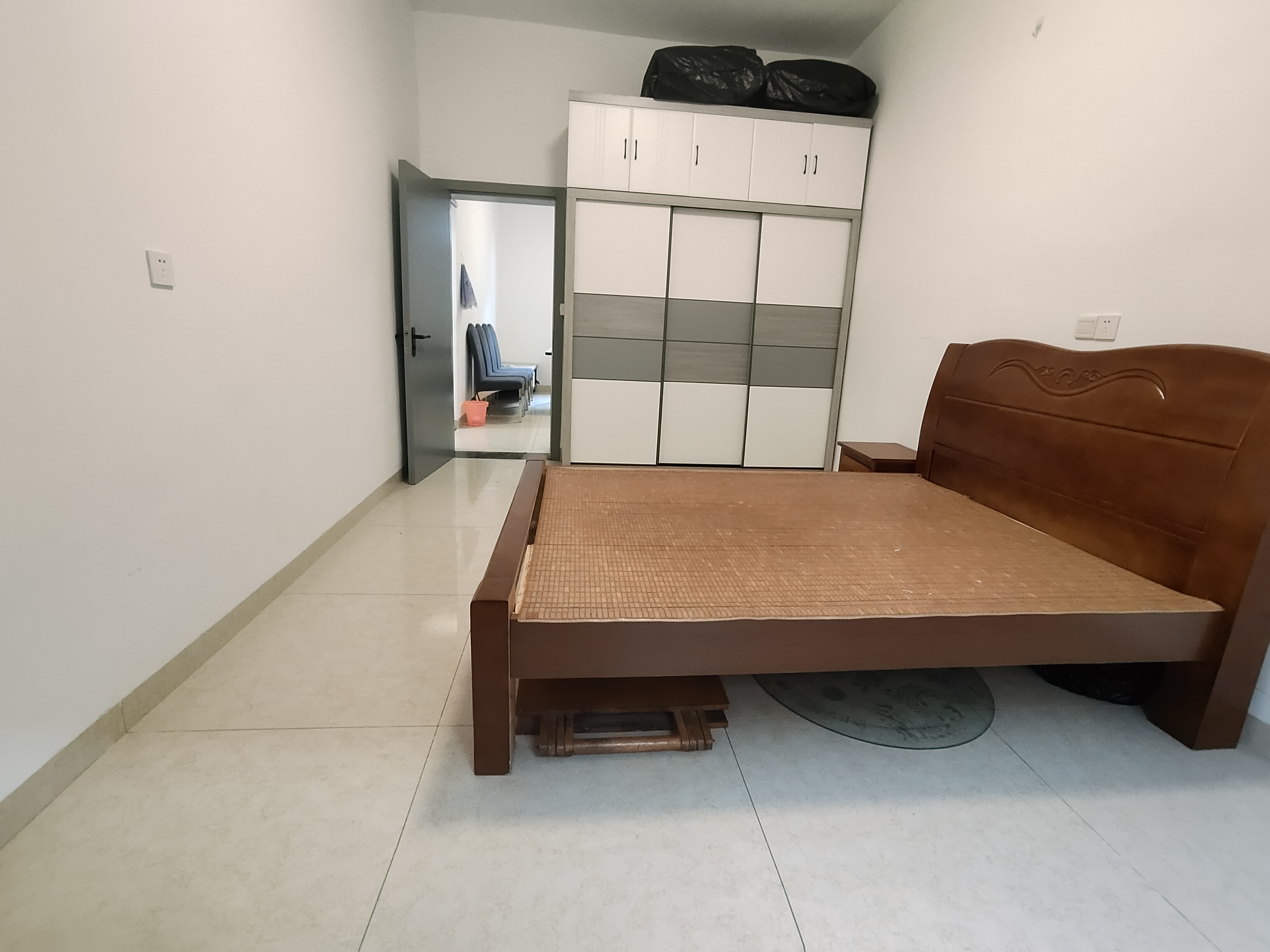 贺家土纺织路散盘 1室1厅1卫 700.0元/月 贺家土纺织路散盘 1室1厅1卫 700.0元/月室内图