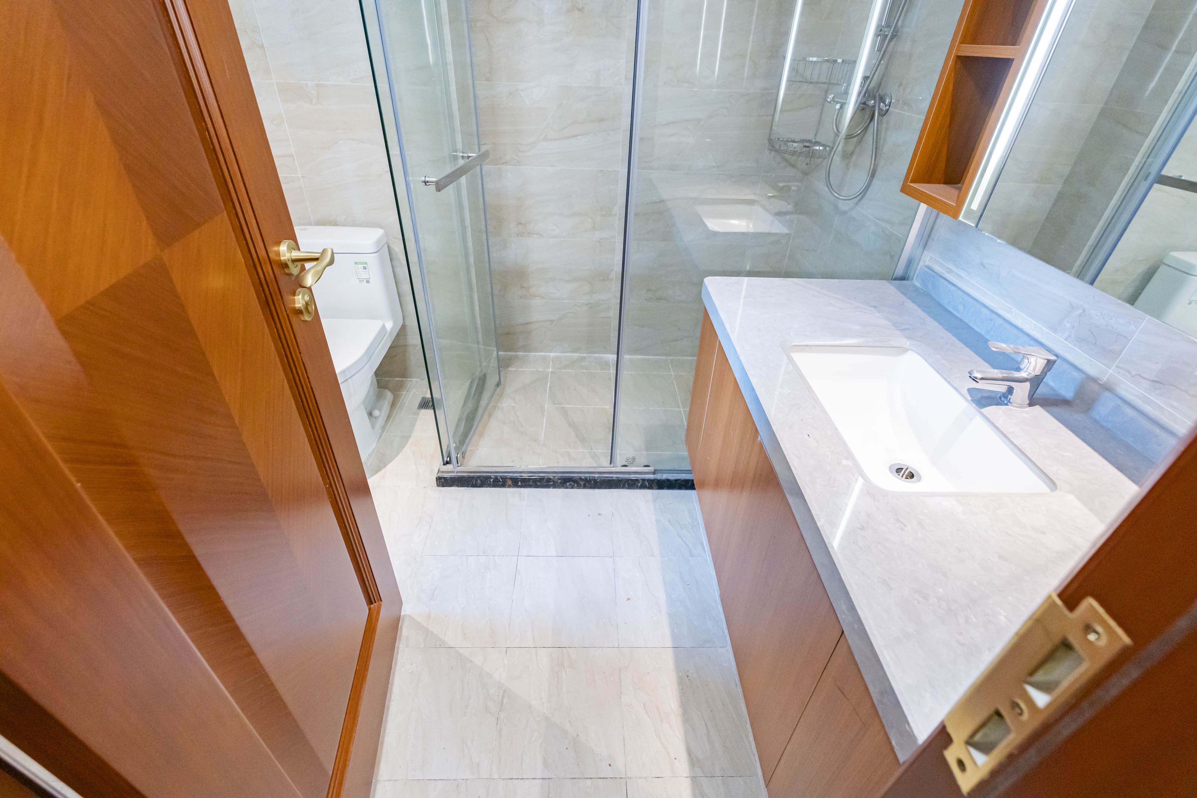 恒大雅苑  3室2厅2卫    116.0万卫生间