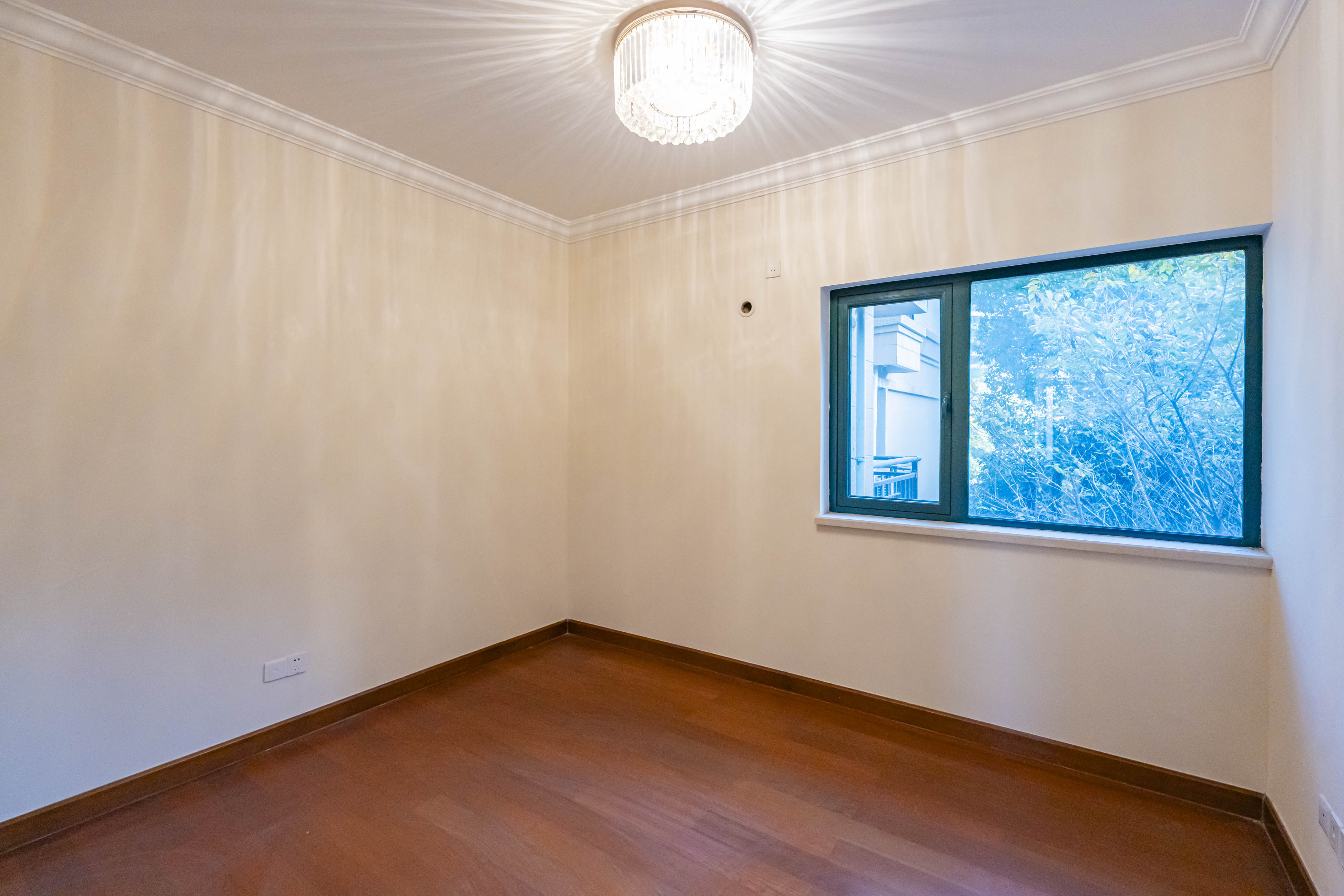 恒大雅苑  3室2厅2卫    116.0万卧室