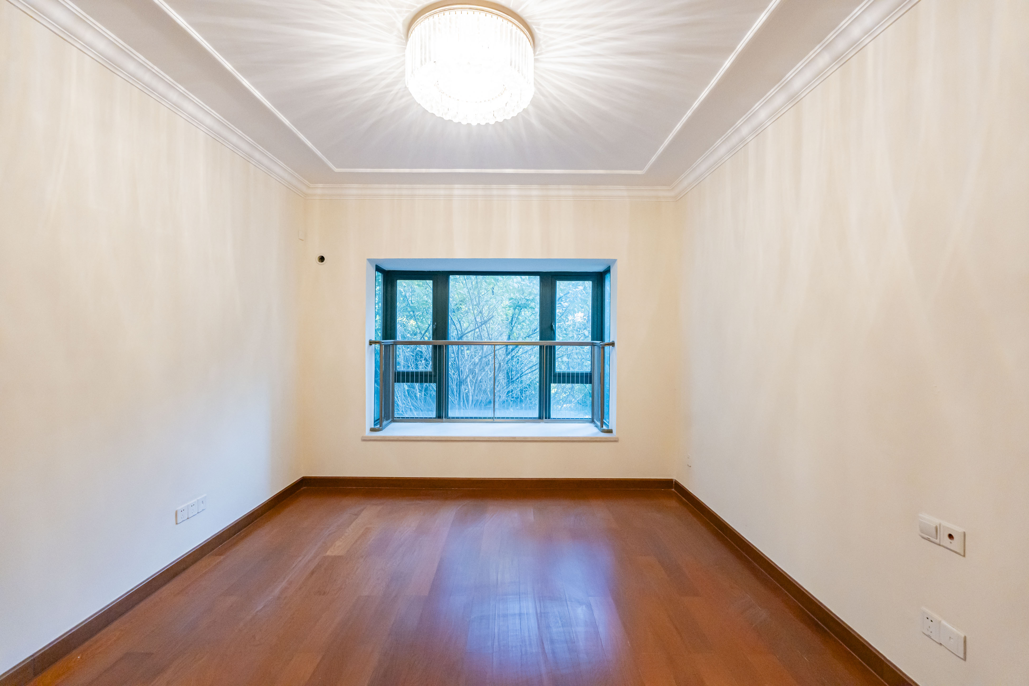 恒大雅苑  3室2厅2卫    116.0万卧室